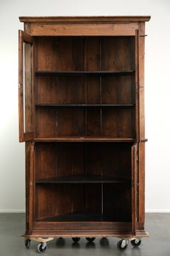 Practical old pine Dutch corner cabinet with nice details and patina