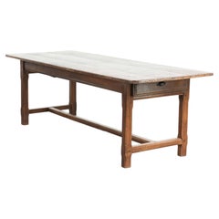 Antique oak dining table from the 18th century for 6 to 8 people