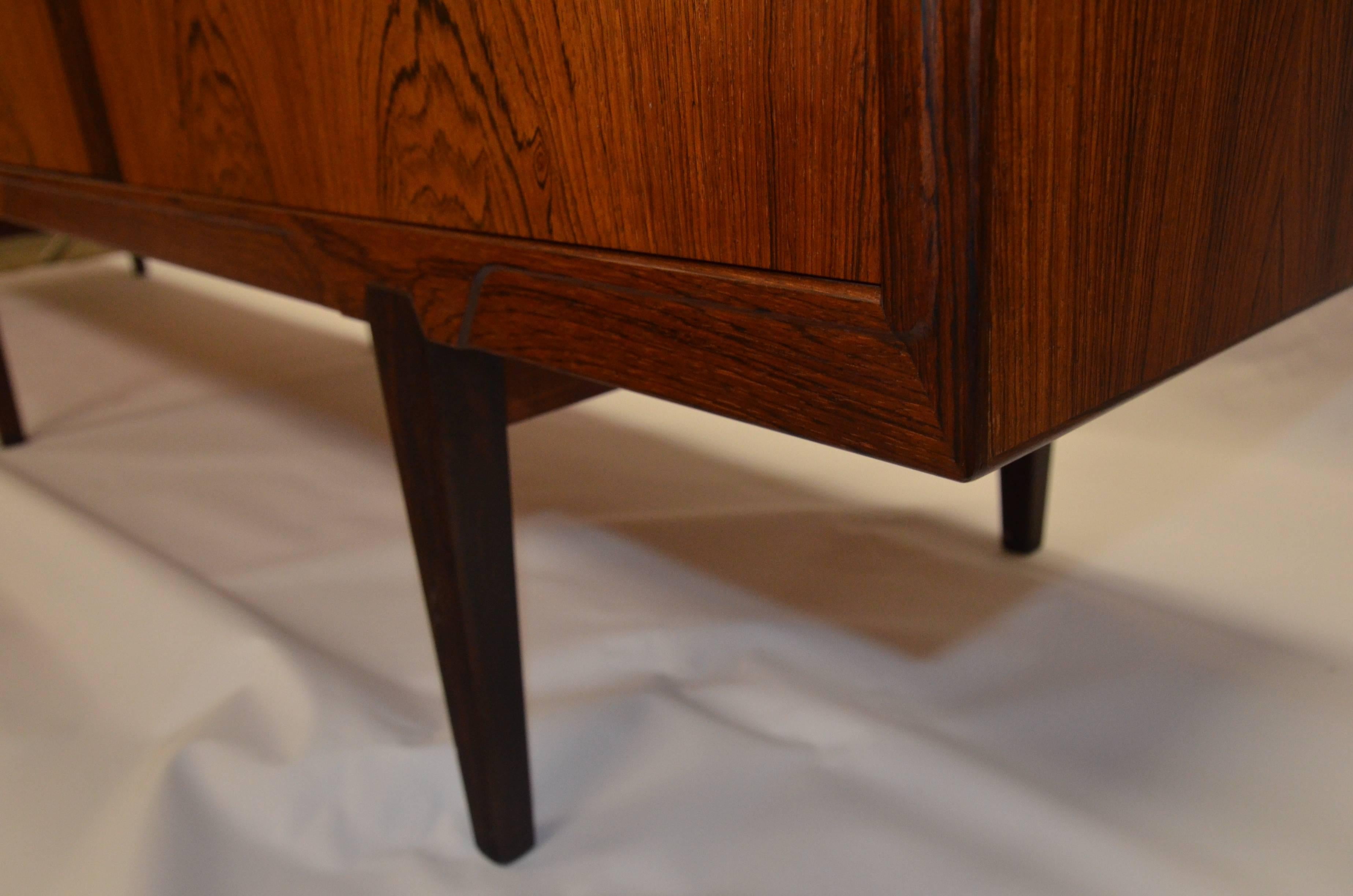 Rosewood Sideboard by Henry Rosengren Hansen for Brande Mobelindustrie In Excellent Condition For Sale In New York, NY