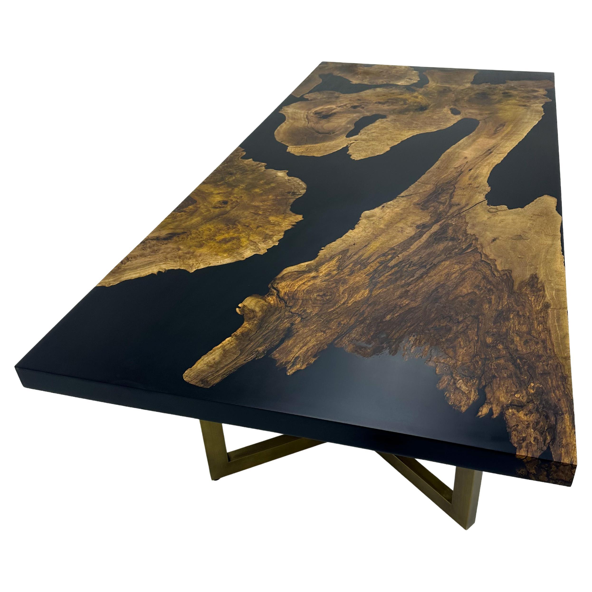Table de salle à manger moderne en noyer naturel époxy noir en vente