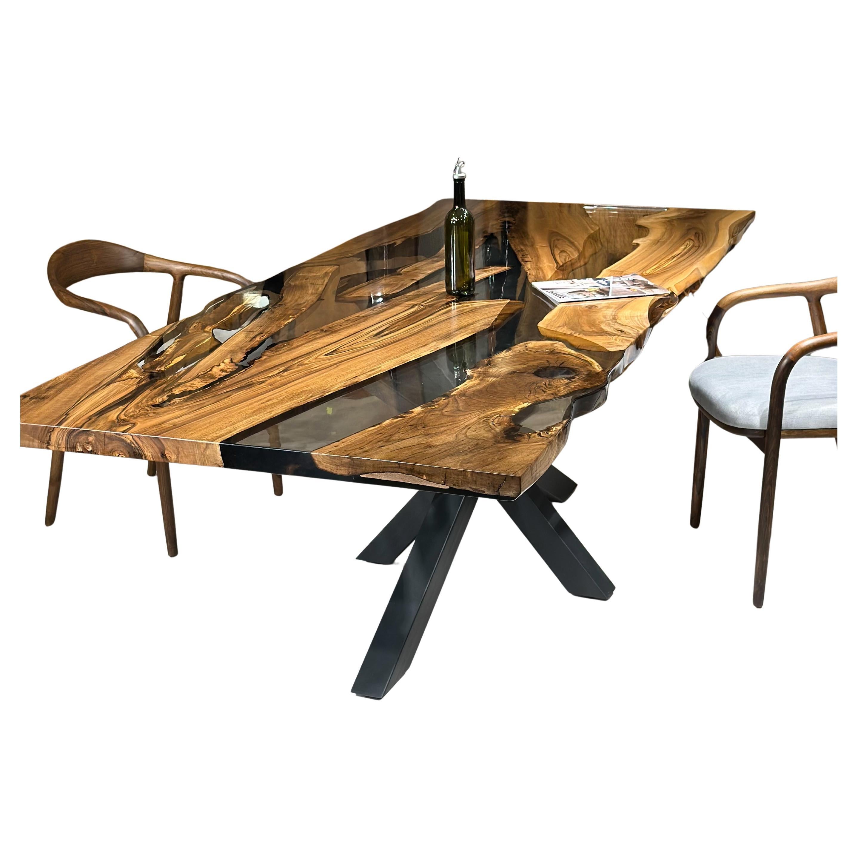 Schwarzer Nussbaum Epoxidharz Esstisch - Custom Wood Live Edge Tisch