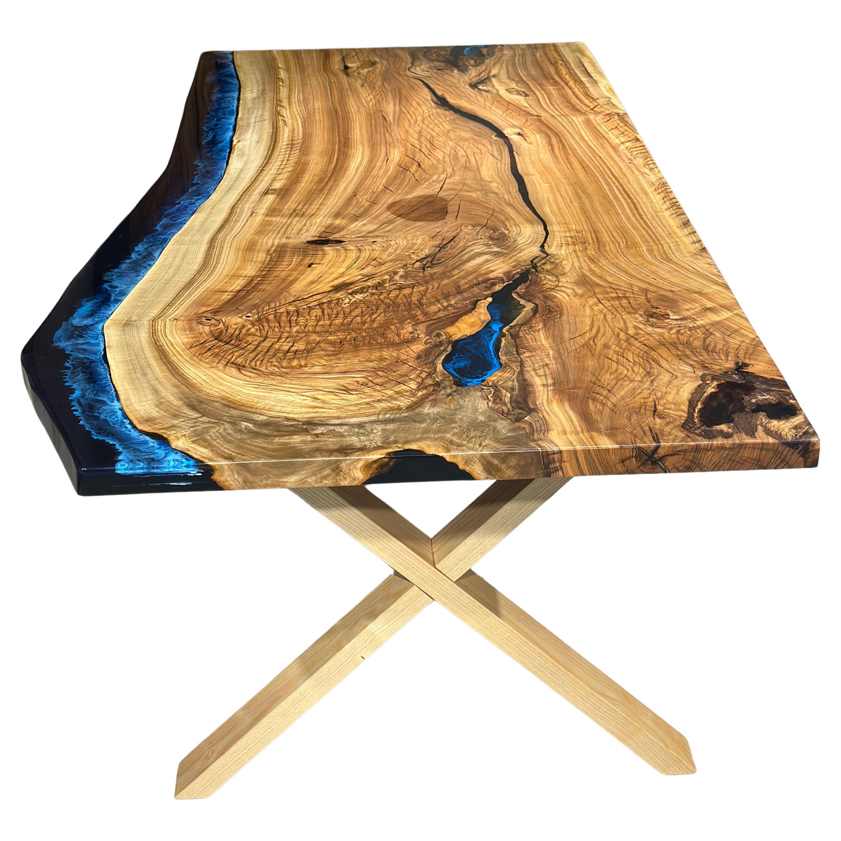 Tavolo da pranzo blu in resina Wood - Tavolo blu in resina epossidica in vendita