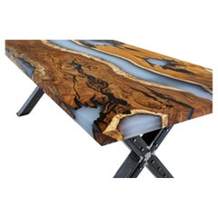 Tavolo da pranzo personalizzabile con bordo vivo in resina epossidica - Tavolo Wood personalizzato