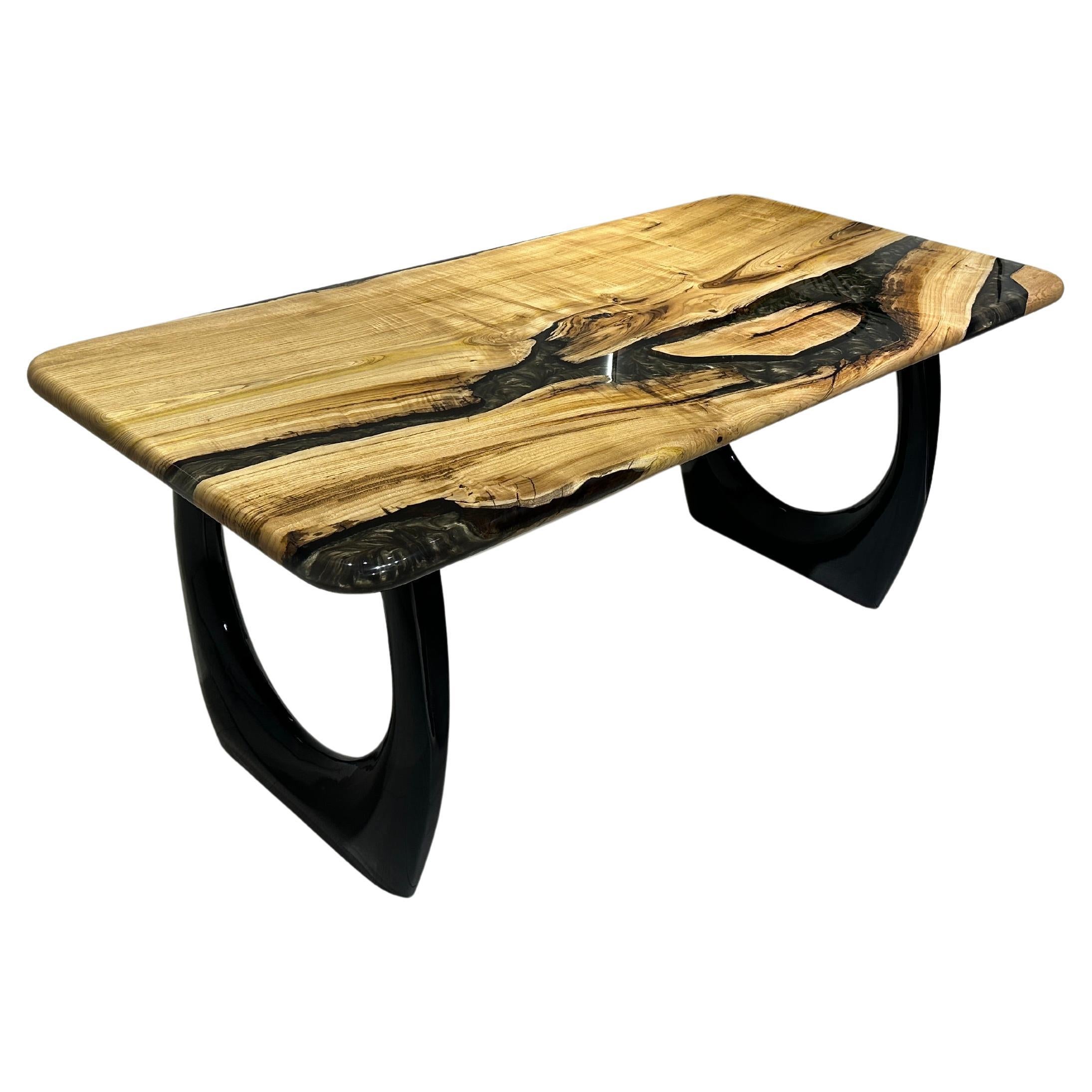 Tavolo da pranzo, Tavolo in resina con bordo vivo, Tavolo in legno epossidico personalizzato