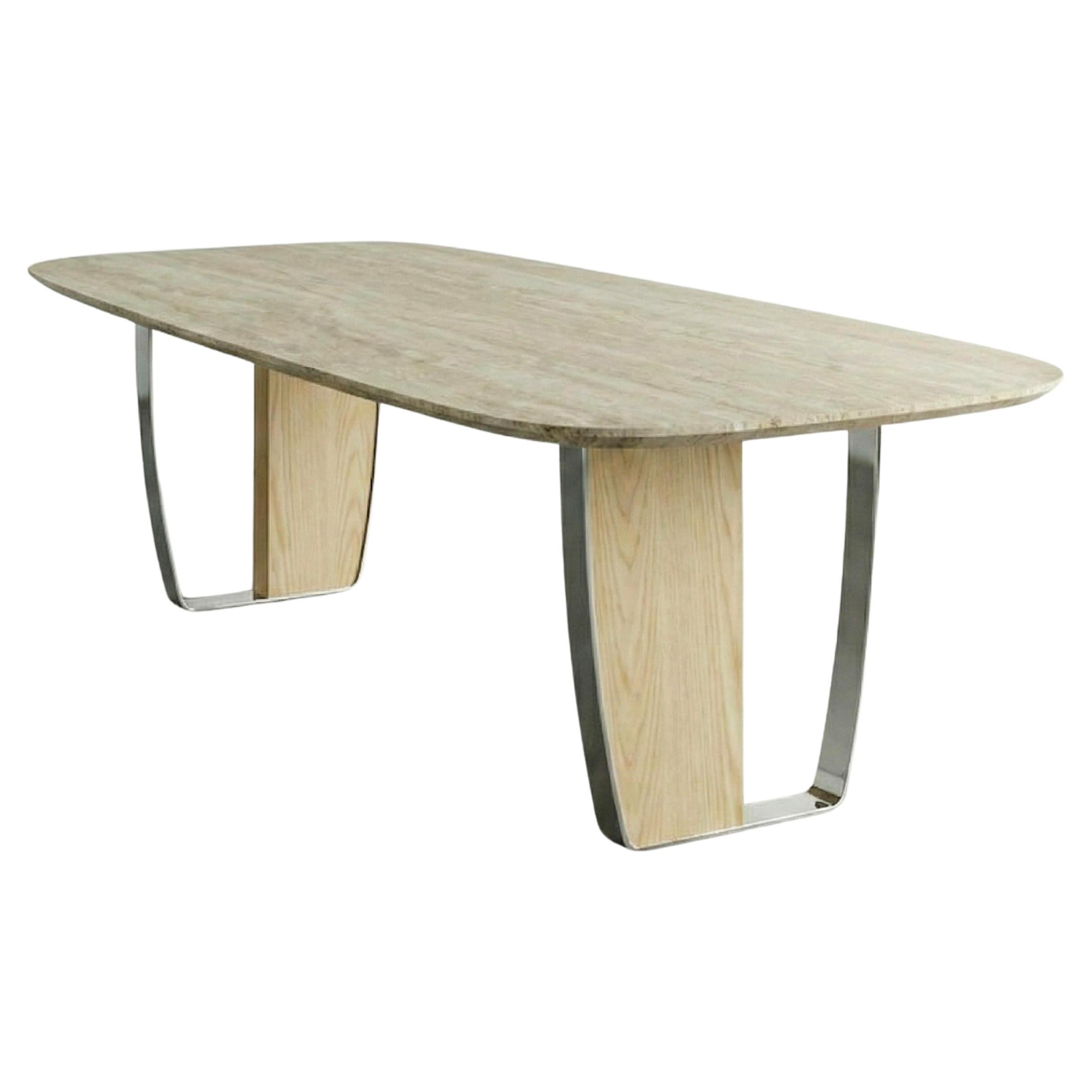 Italienischer Travertin-Tisch mit Schweizer Kante 
Esche Basis mit Silber Metallrahmen im Angebot