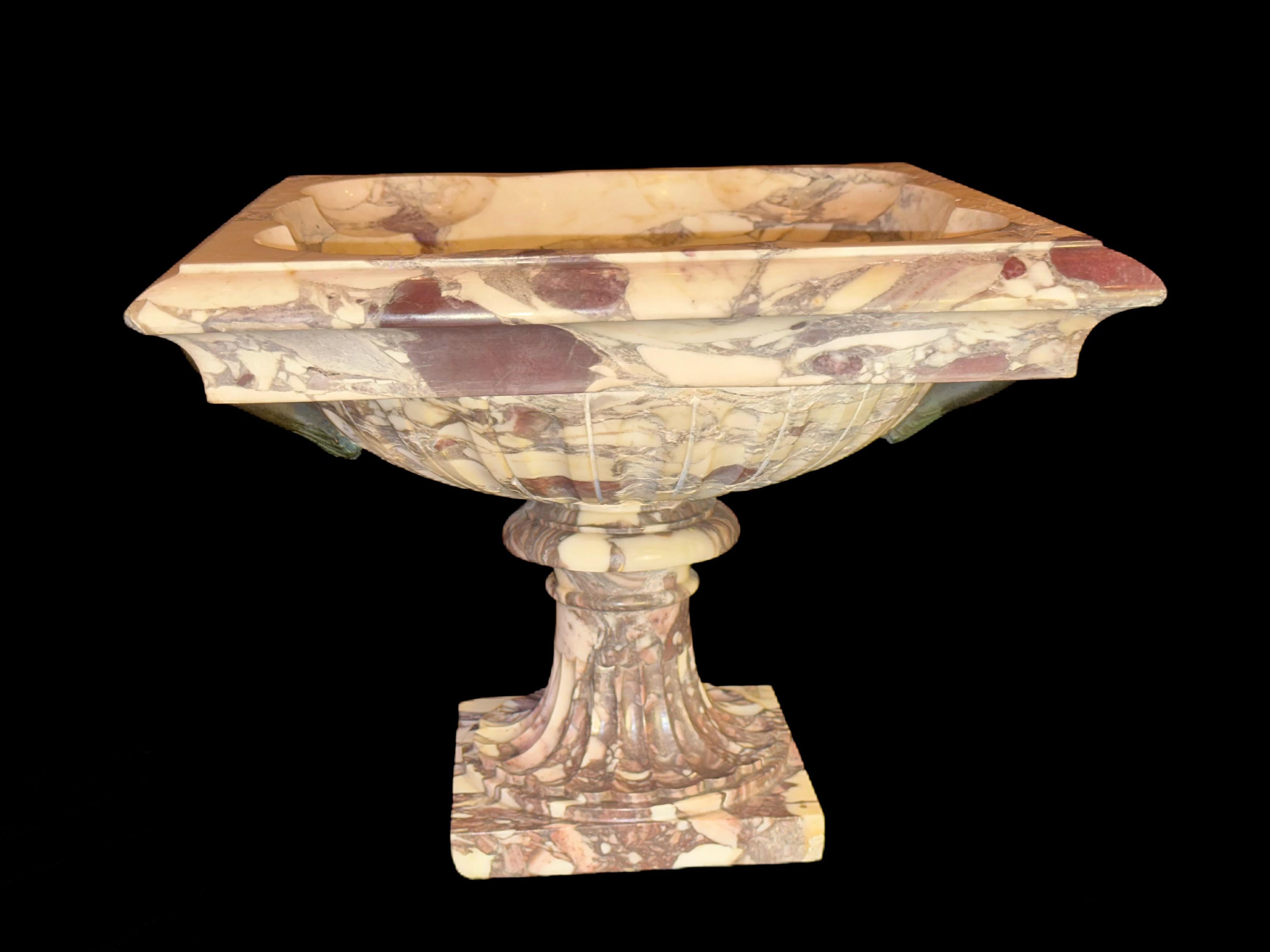 Grand Tour Centre de table italien en bronze double sculpté à la main avec corps cannelé en vente