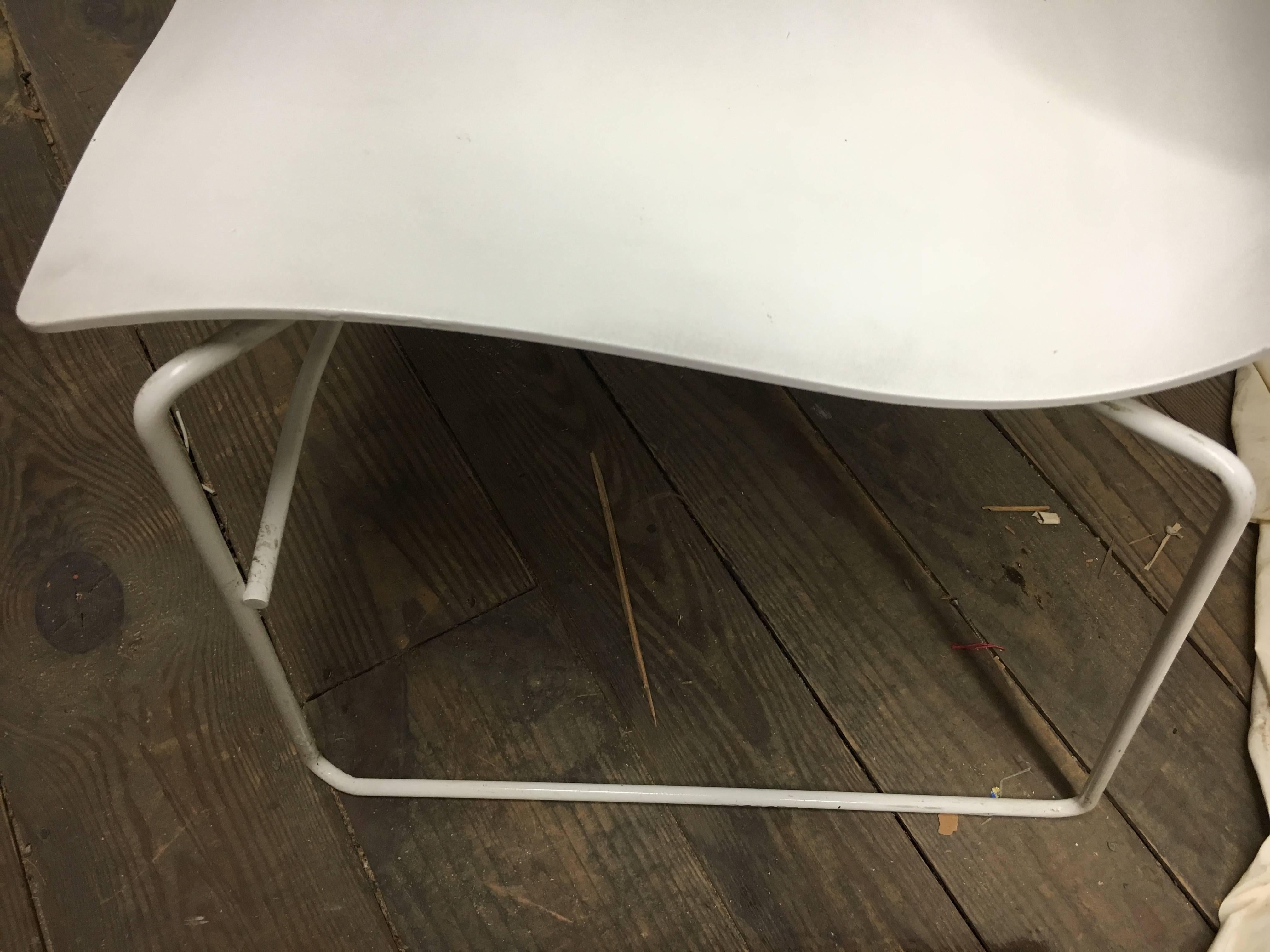 Pair of Knoll Handkerchief Chairs In Excellent Condition In Hopewell, NJ