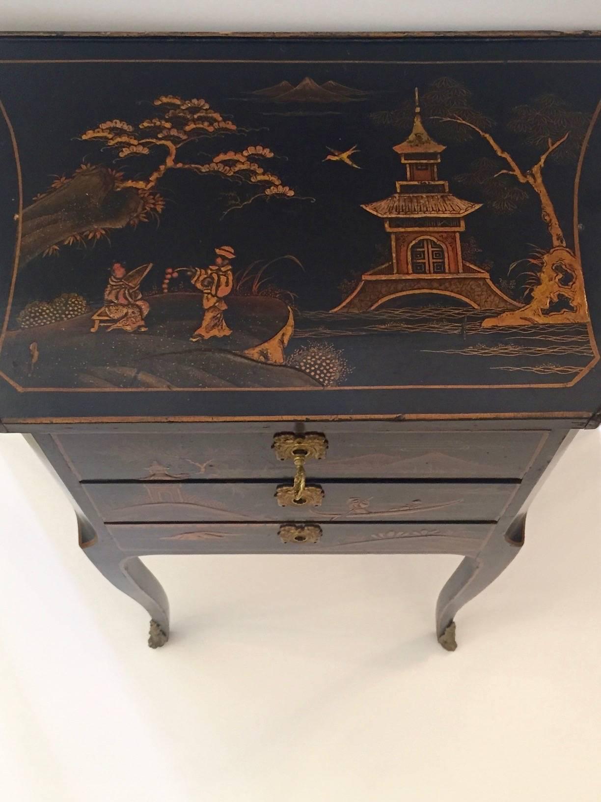 Lovely Antique Chinoiserie Side Table or Night Table with Three Drawers In Excellent Condition In Hopewell, NJ