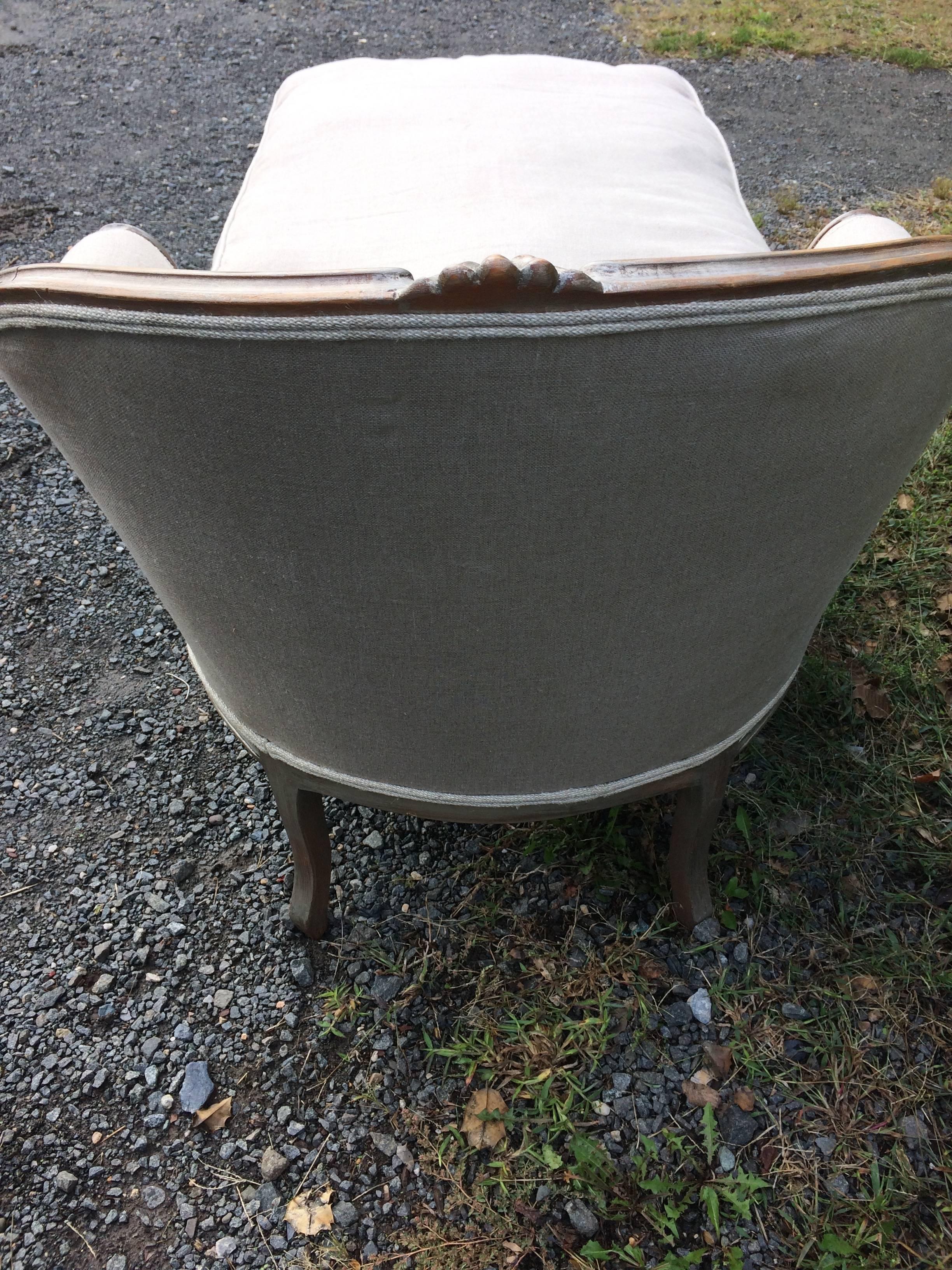 Luxurious French Vintage Silver Giltwood and Belgian Linen Chaise Longue In Excellent Condition In Hopewell, NJ