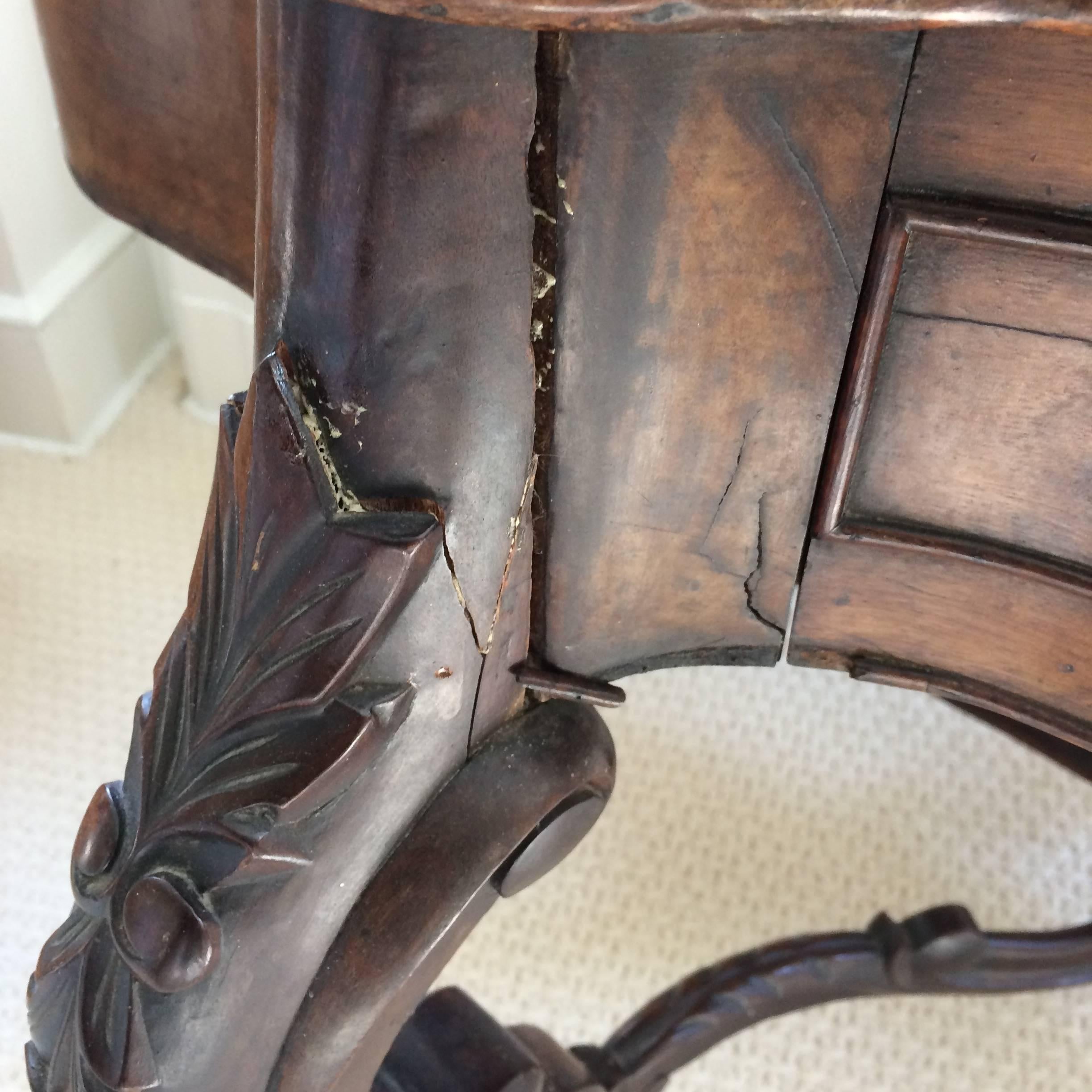 American Antique Victorian Center Table