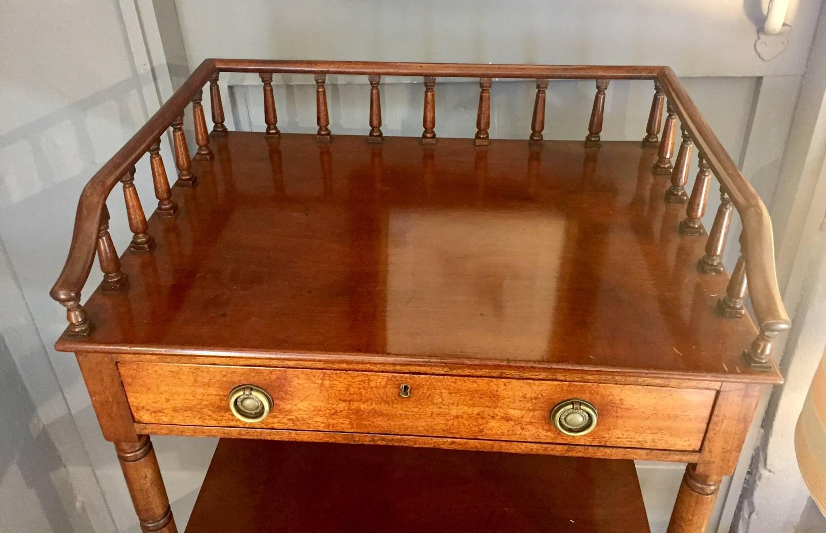 etagere with drawers