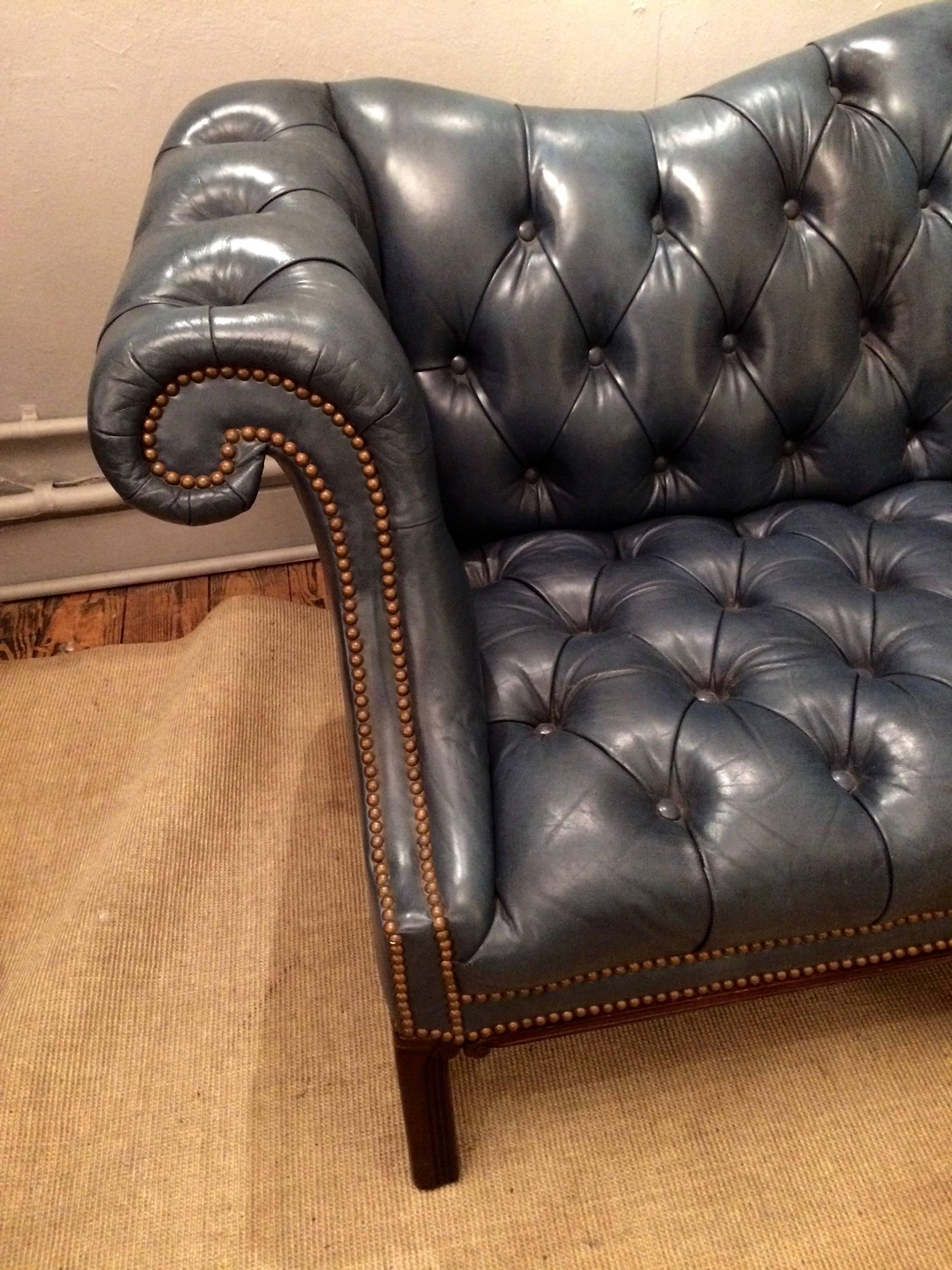 Chippendale Elegant Grey Blue Leather Tufted Chesterfield