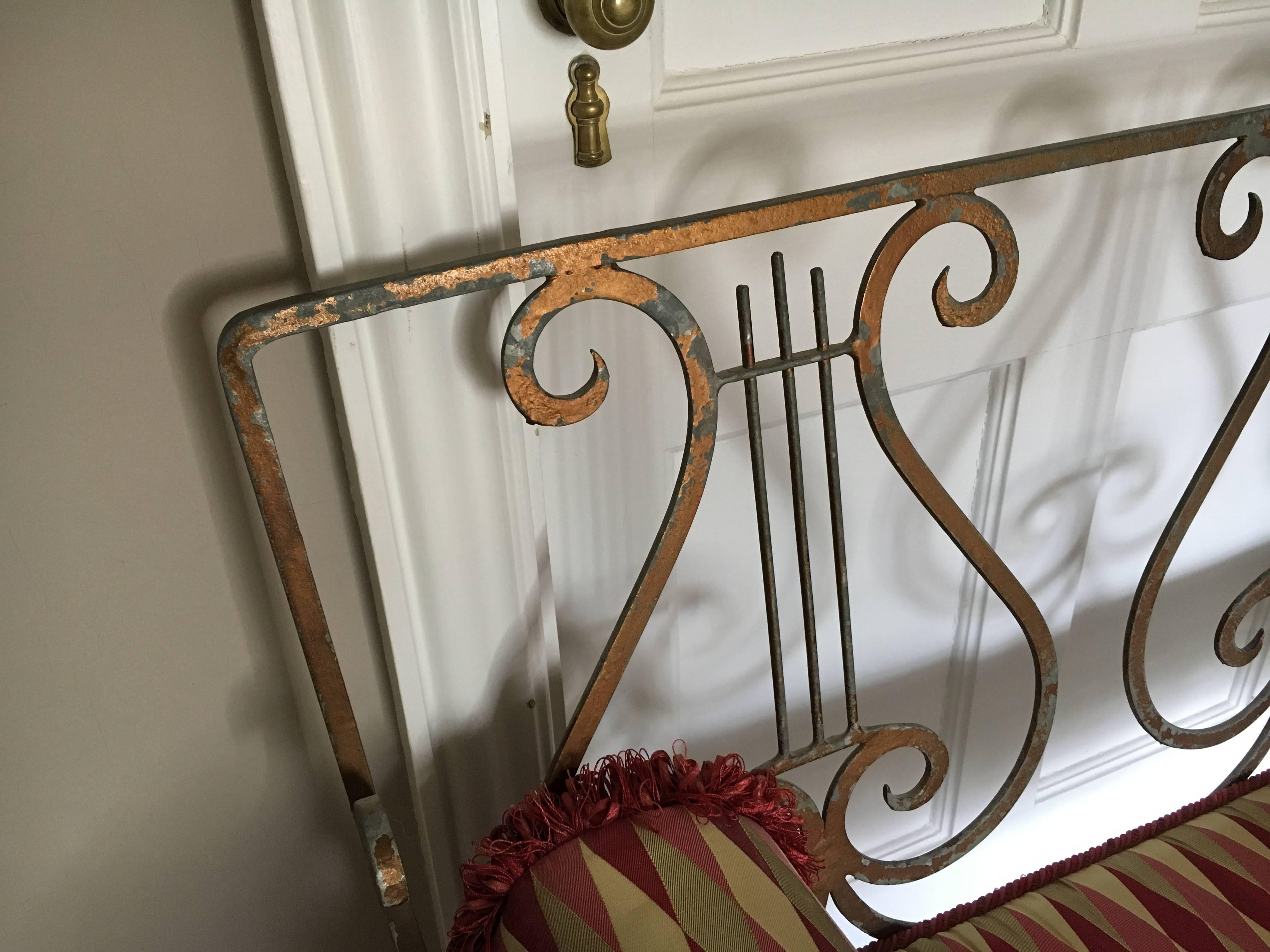 Romantic Lyre Motife Gilt Iron Loveseat Bench In Excellent Condition In Hopewell, NJ