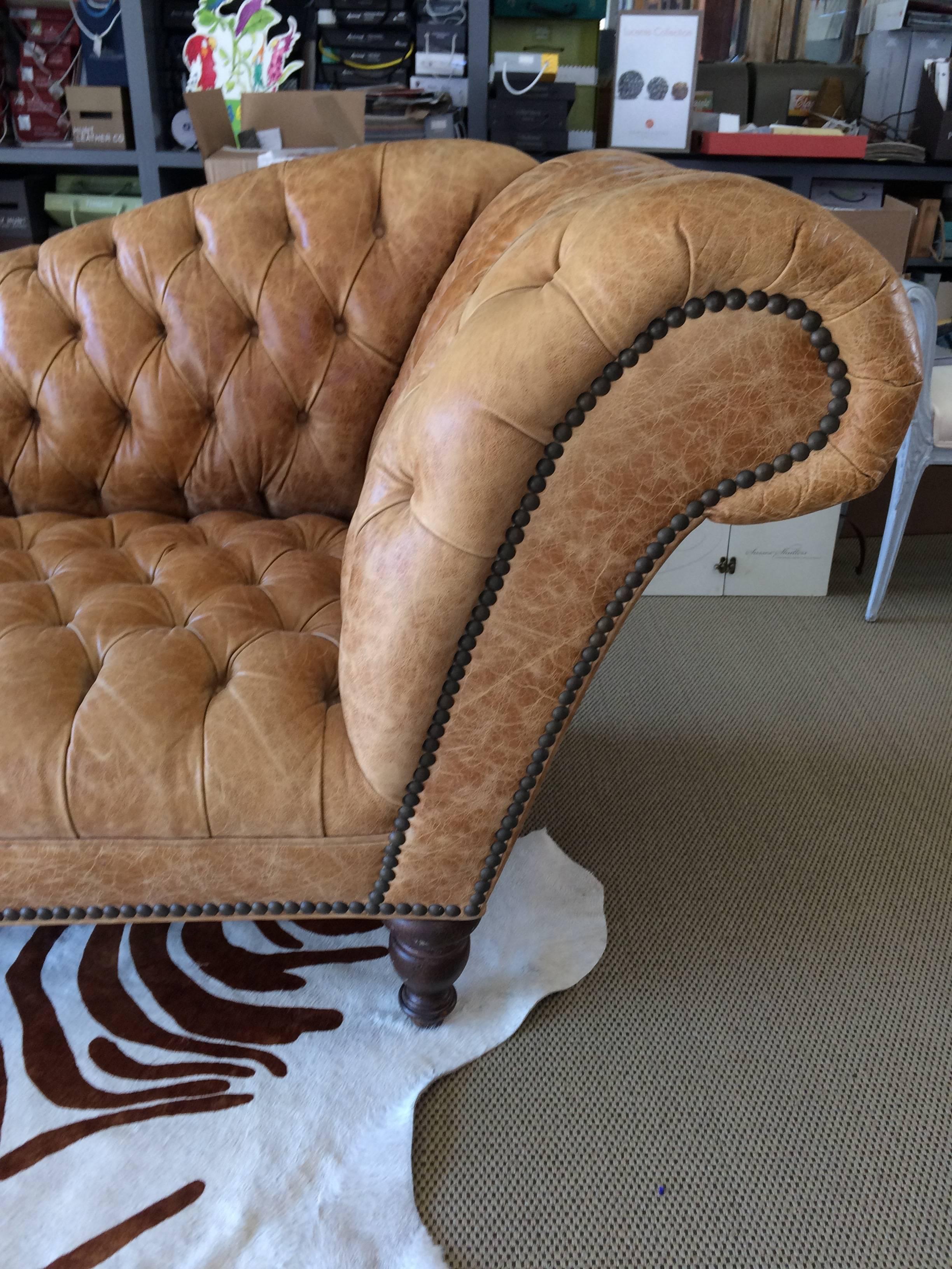 Sensational Tufted Leather Elegant Chesterfield Sofa 4