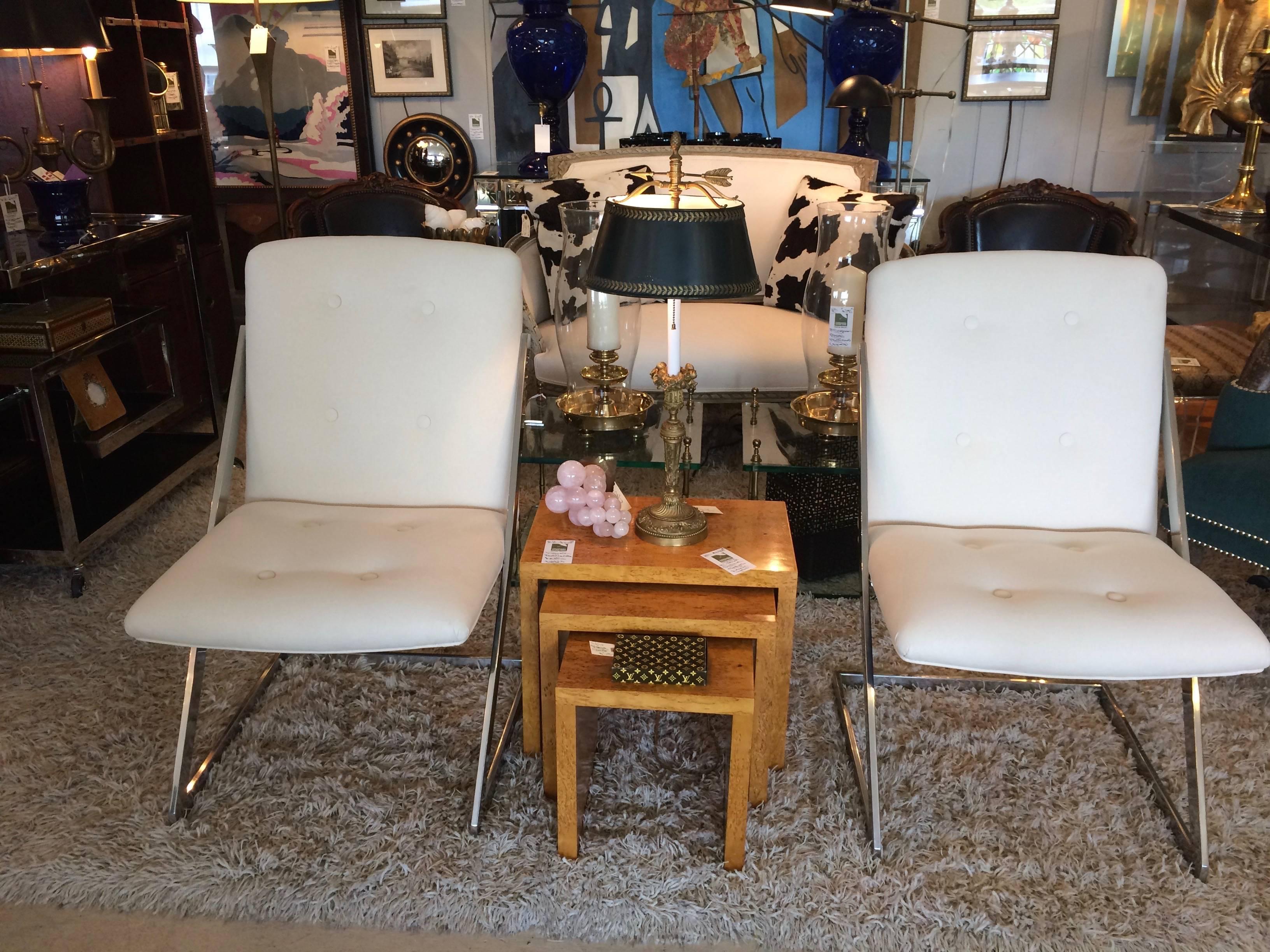 Sleek Pair of Chrome and White Duck Mid-Century Modern Chairs In Excellent Condition In Hopewell, NJ