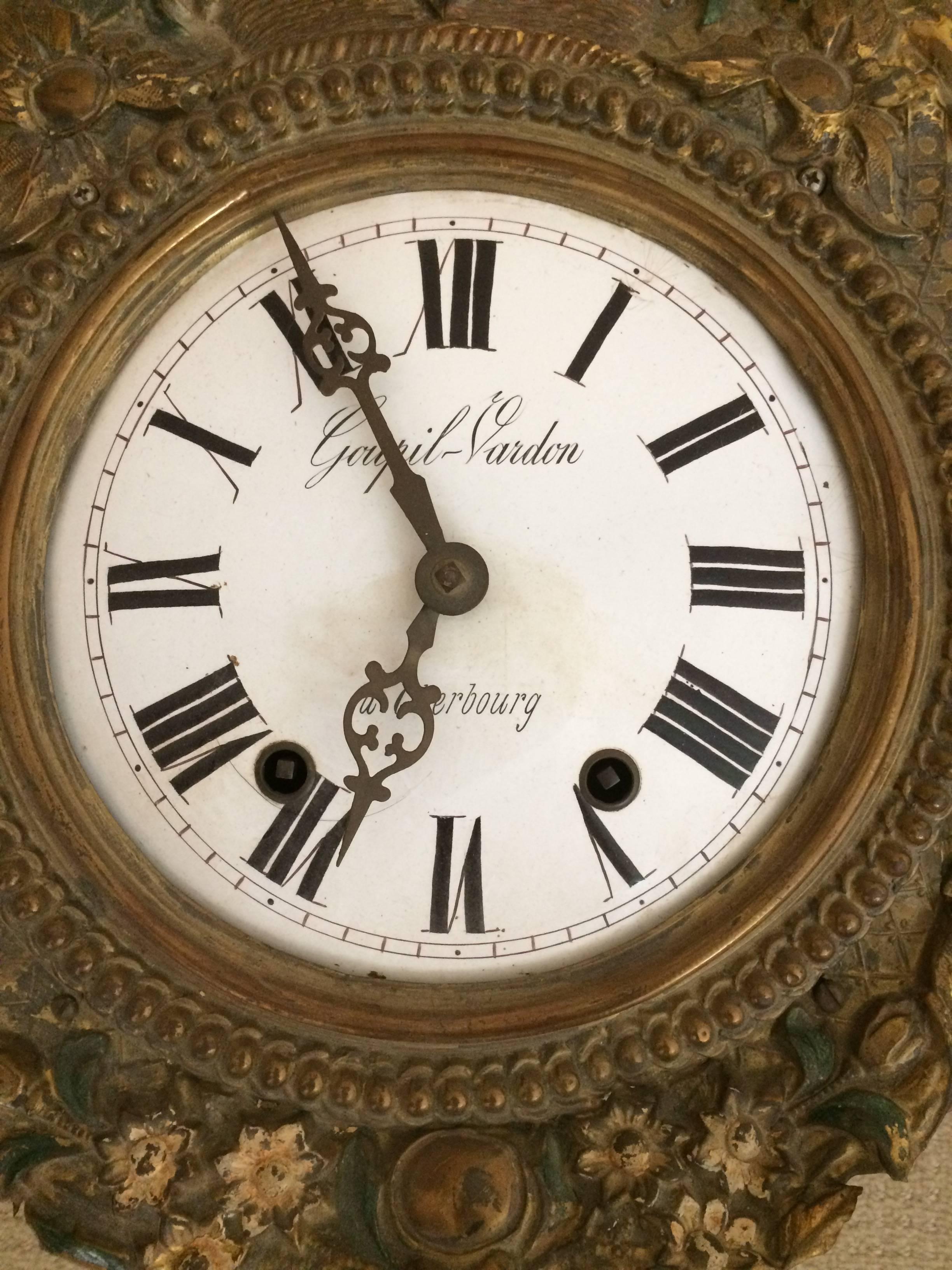 Wunderschöne Wanduhr mit Porzellanzifferblatt mit schönem Schriftzug 