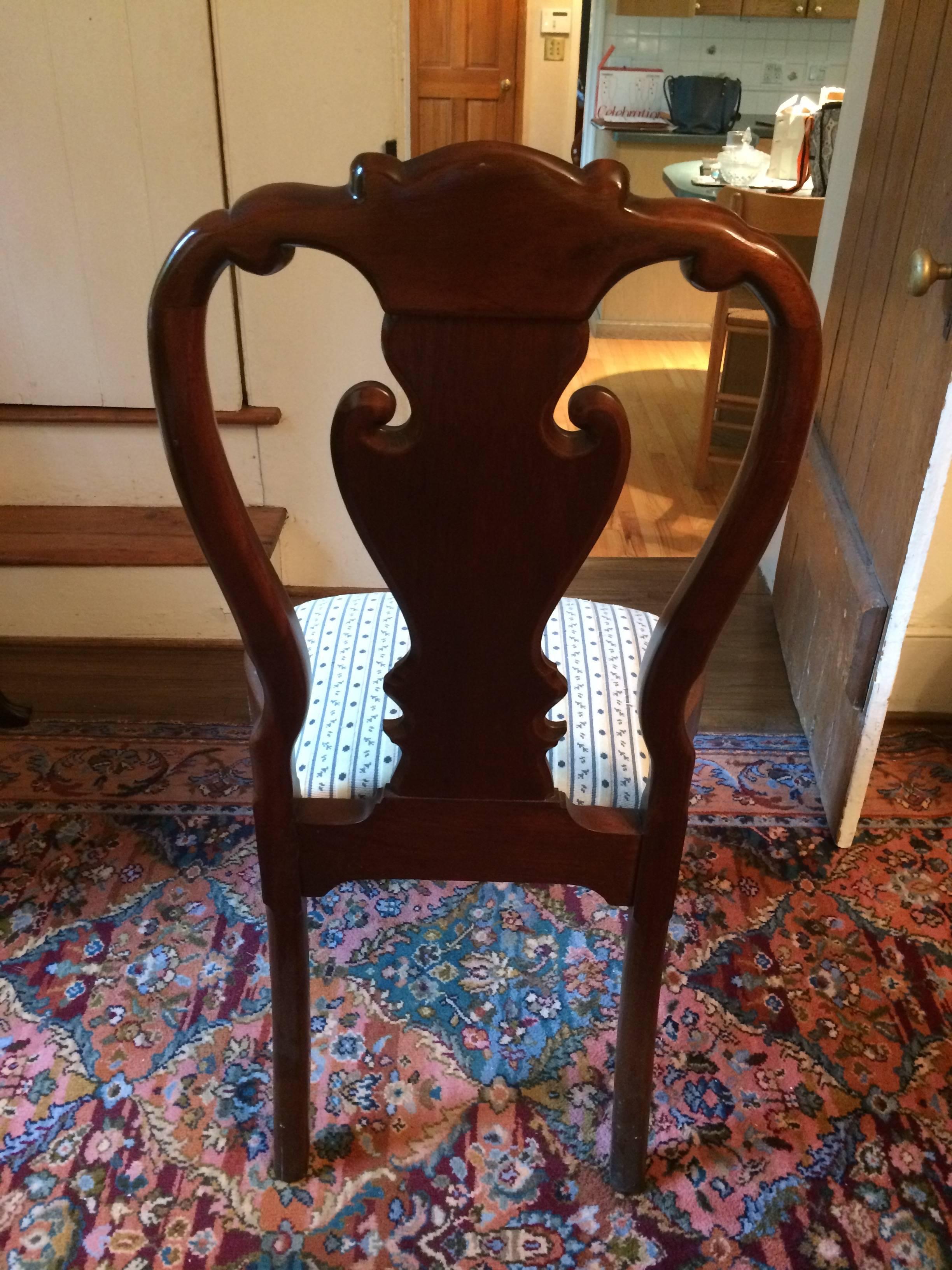 Set of Eight Regal Queen Anne Style Mahogany Dining Chairs 1