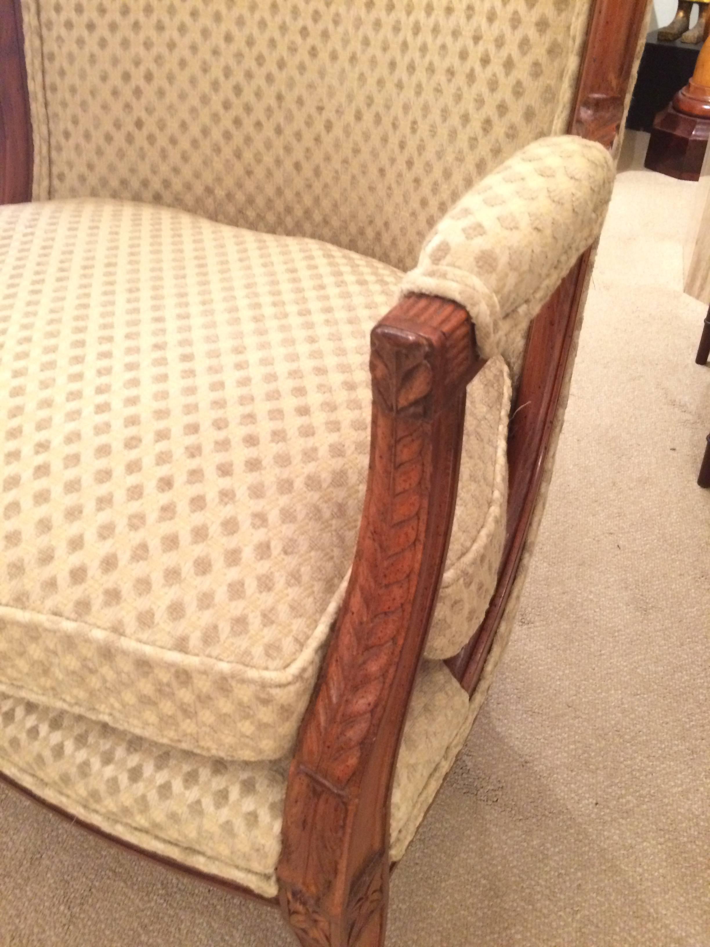 Classic Pair of French Walnut Tub Shaped Bergere Chairs In Excellent Condition In Hopewell, NJ