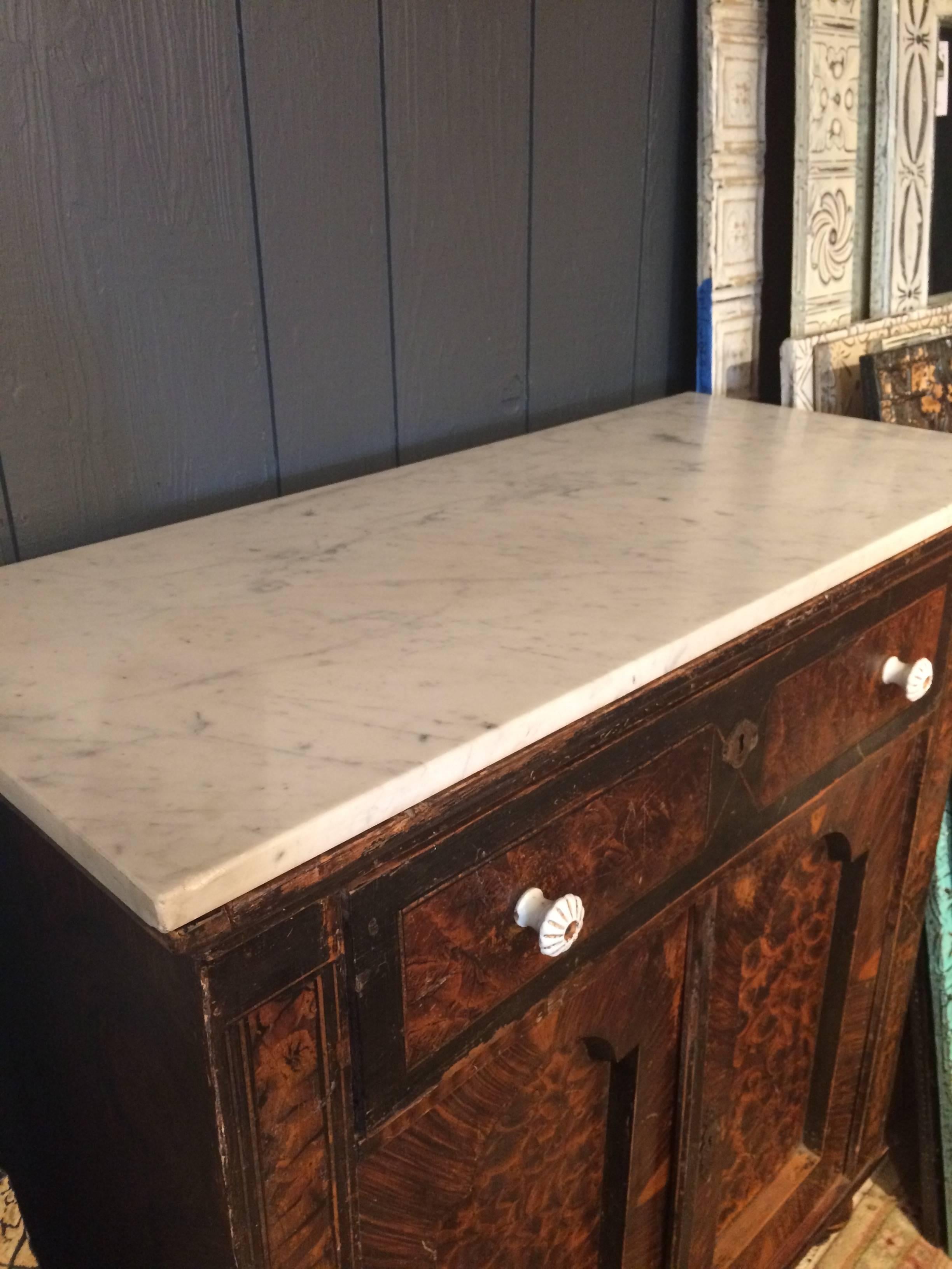 Wonderful Antique English Hall Grain Painted Cabinet with Marble Top In Good Condition In Hopewell, NJ