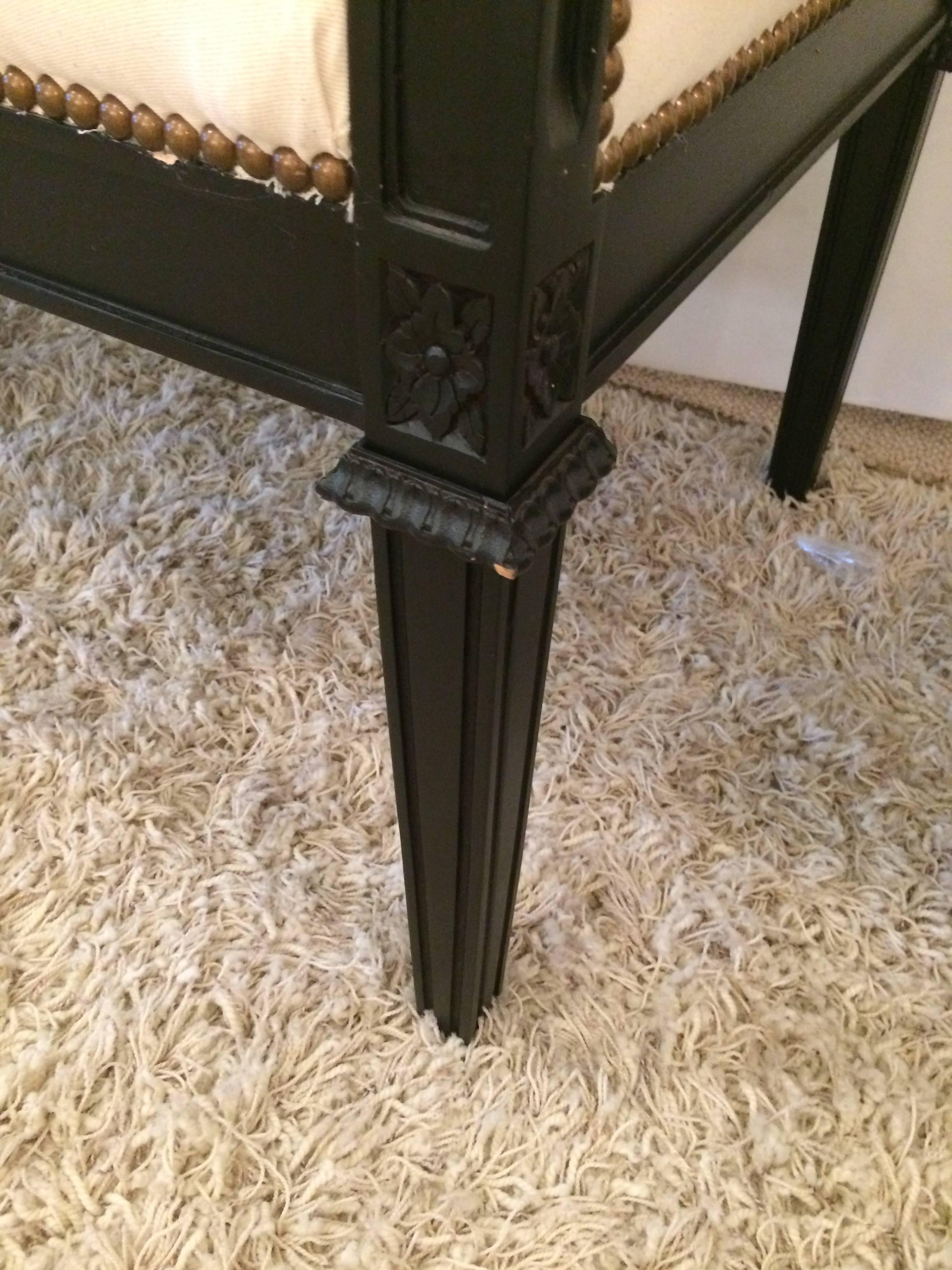 Stylish Hollywood Regency Ebonized Bench In Excellent Condition In Hopewell, NJ