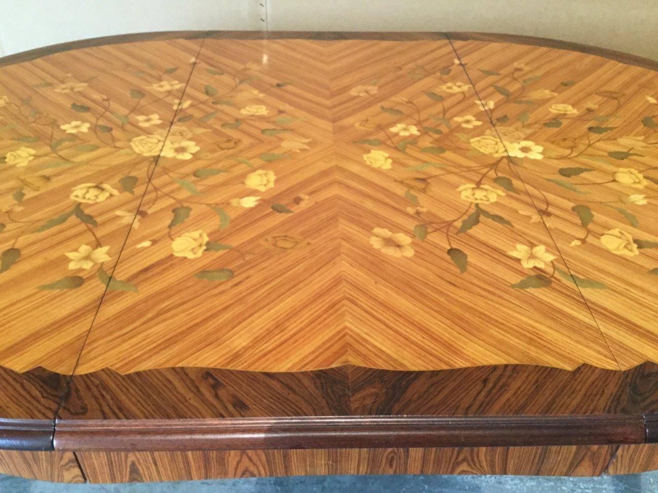 Superb French Oval or Round Mixed Wood Floral Inlay Dining Table In Excellent Condition In Hopewell, NJ