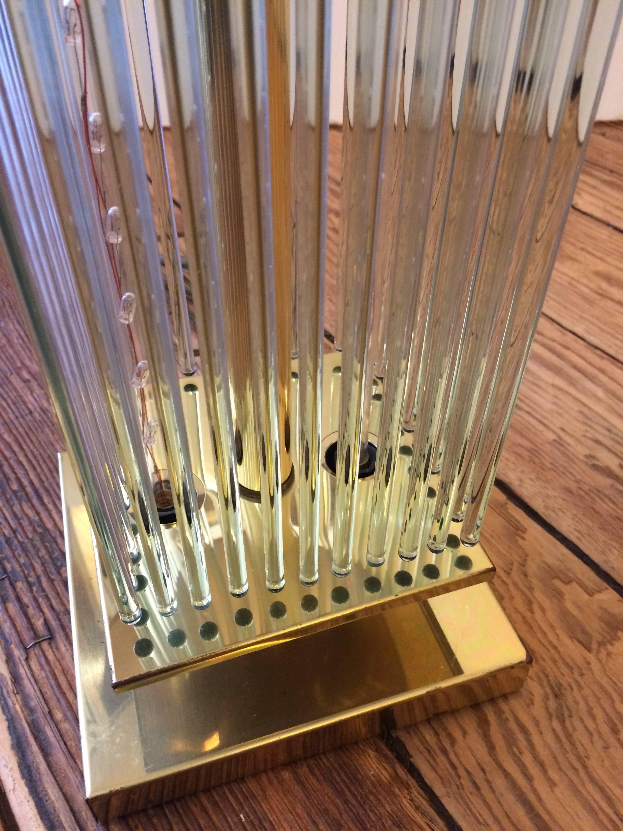 Cool Mid-Century Modern Lightolier Brass and Glass Rod Table Lamp In Good Condition In Hopewell, NJ