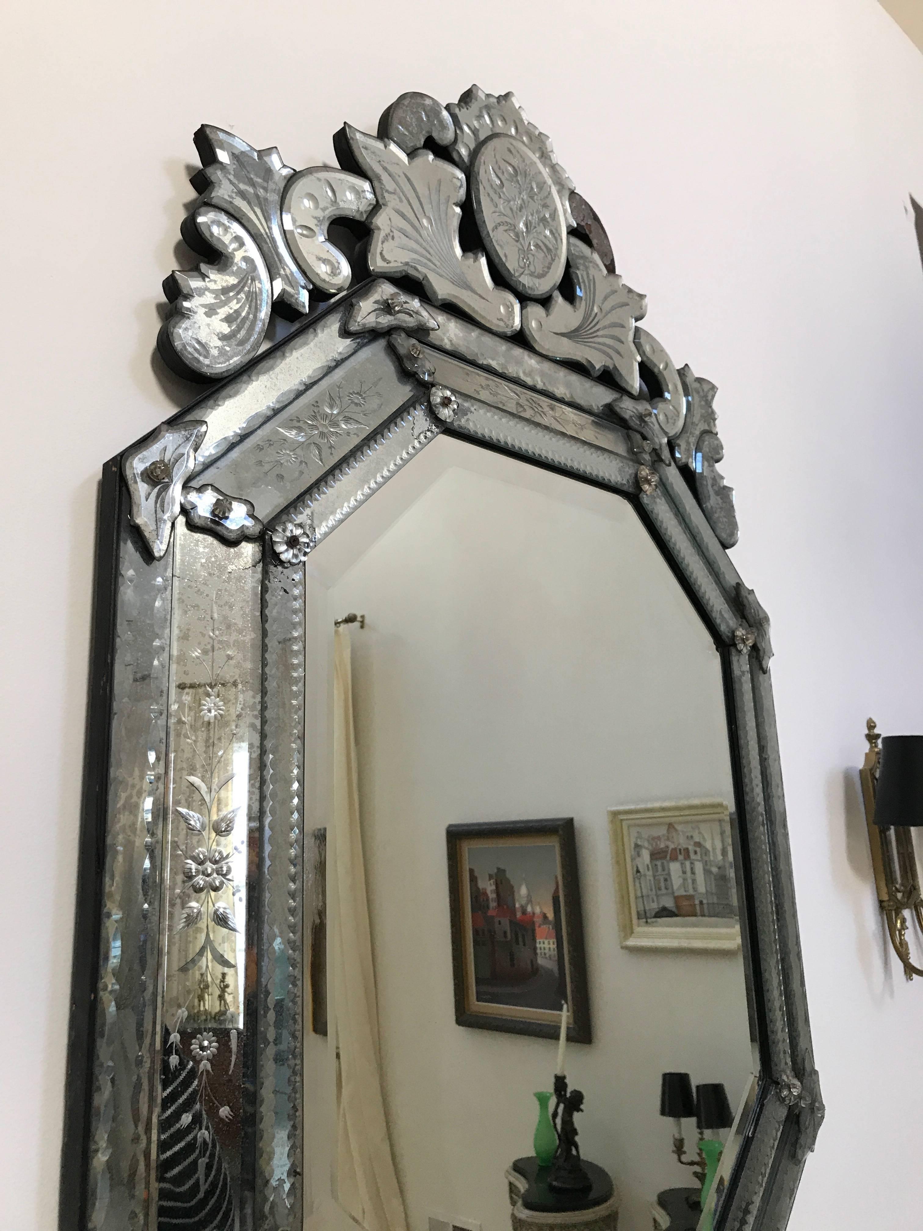 Super Glamorous Antique Venetian Mirror In Excellent Condition In Hopewell, NJ