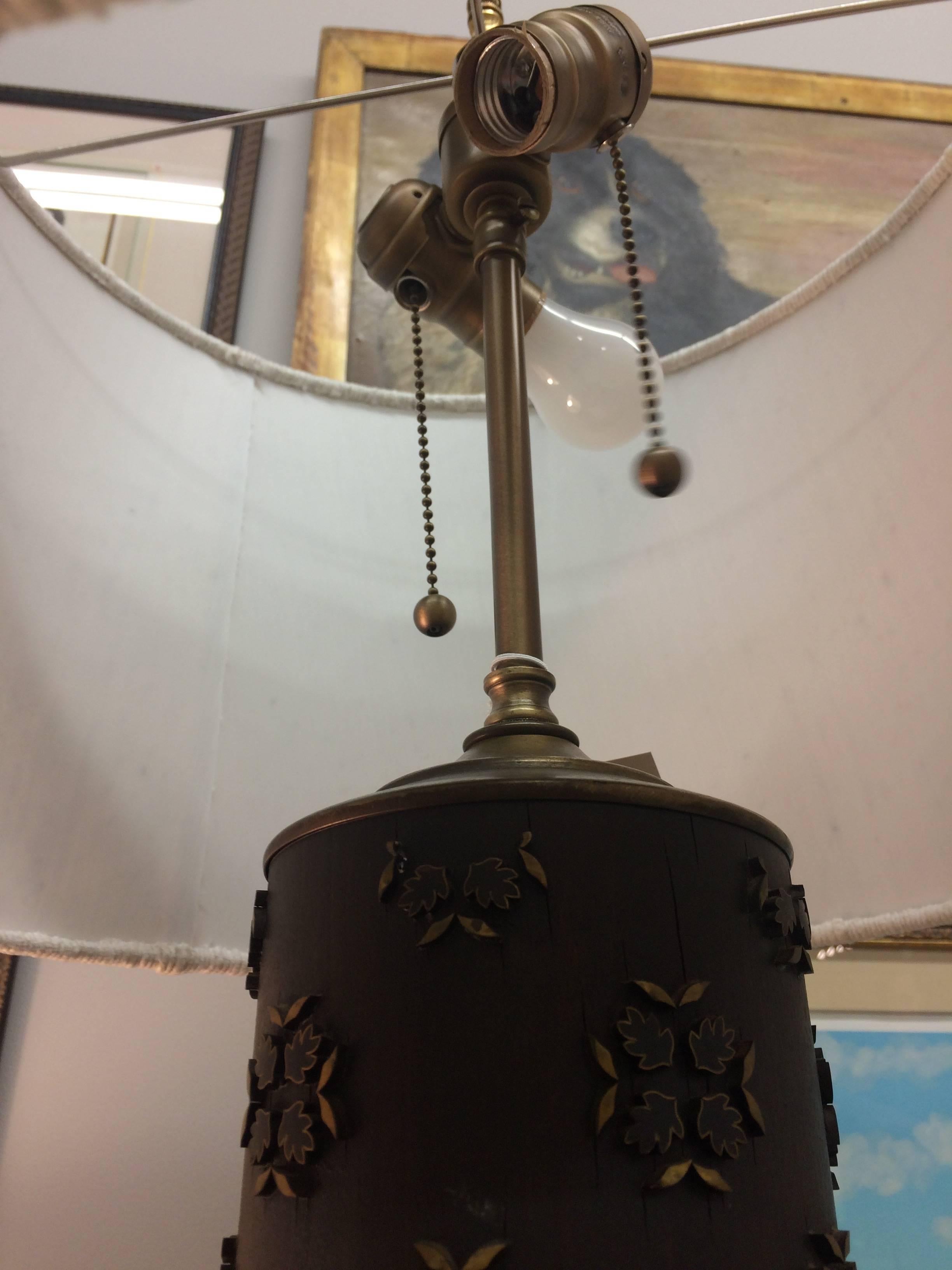 Wonderful Wallpaper Roller Lamp In Excellent Condition For Sale In Hopewell, NJ