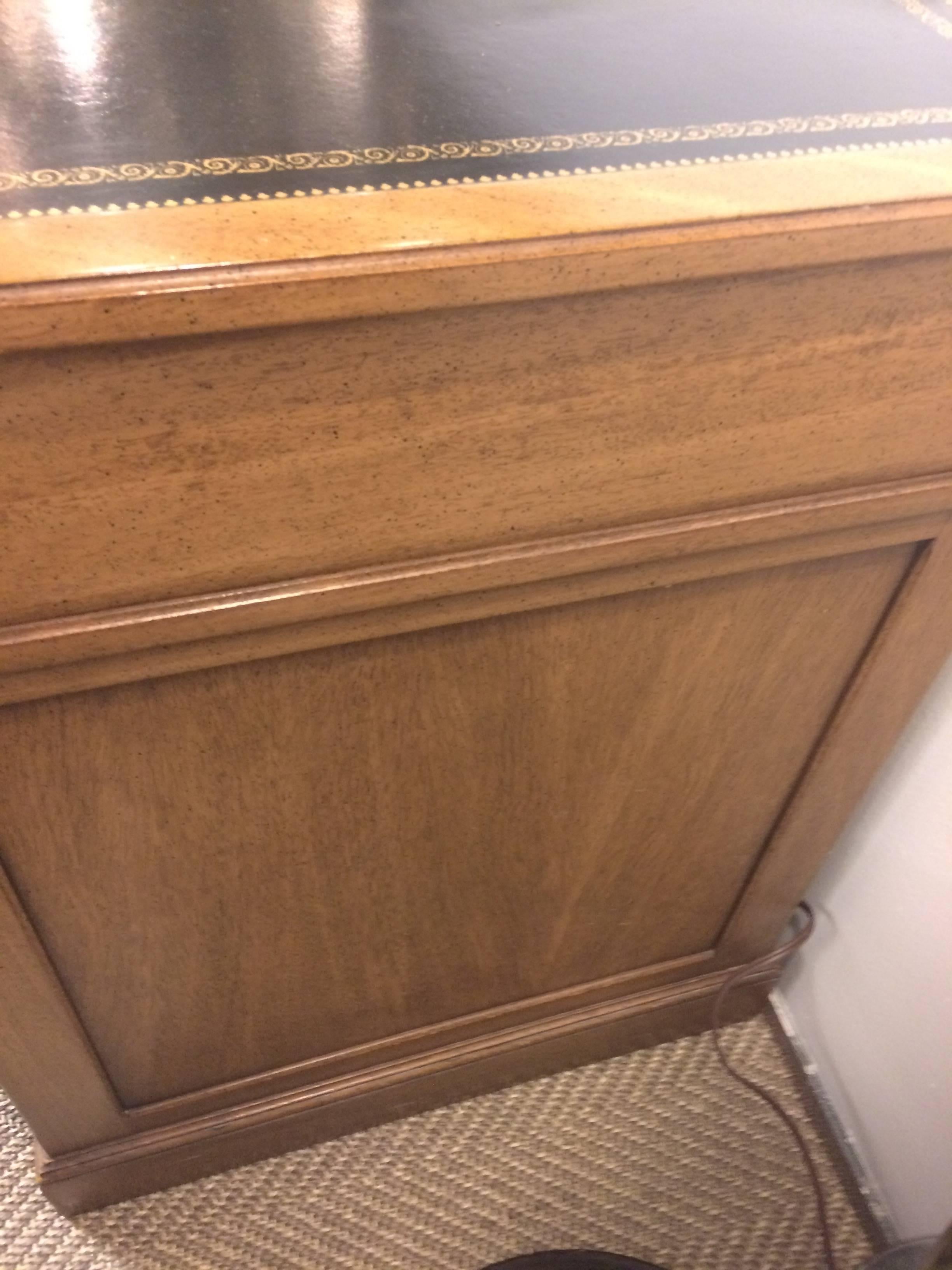 Wonderful Medium Sized Desk with Tooled Leather Top In Excellent Condition In Hopewell, NJ