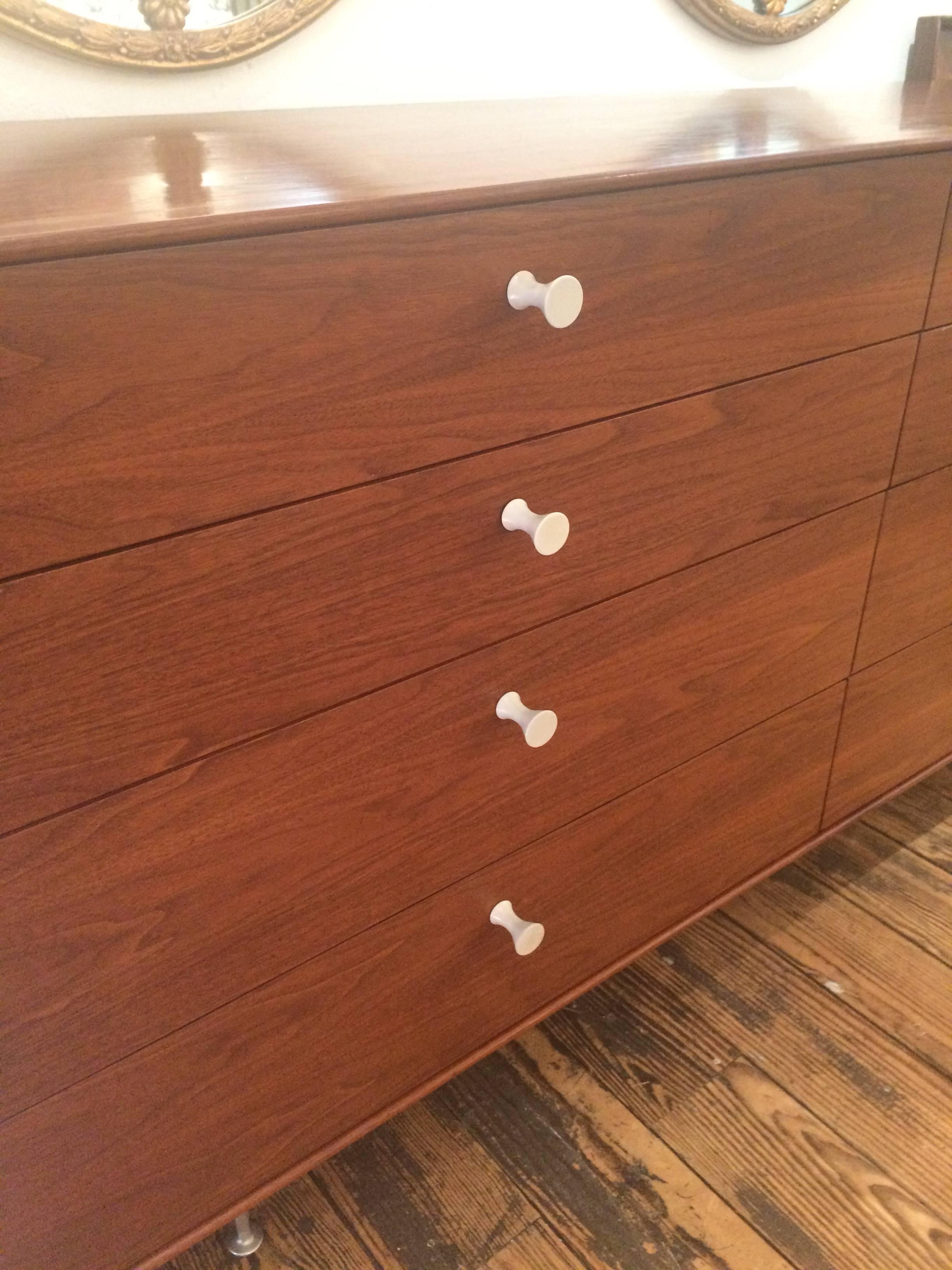 Iconic Large Mid-Century Modern Thin Edge Dresser by George Nelson In Excellent Condition In Hopewell, NJ