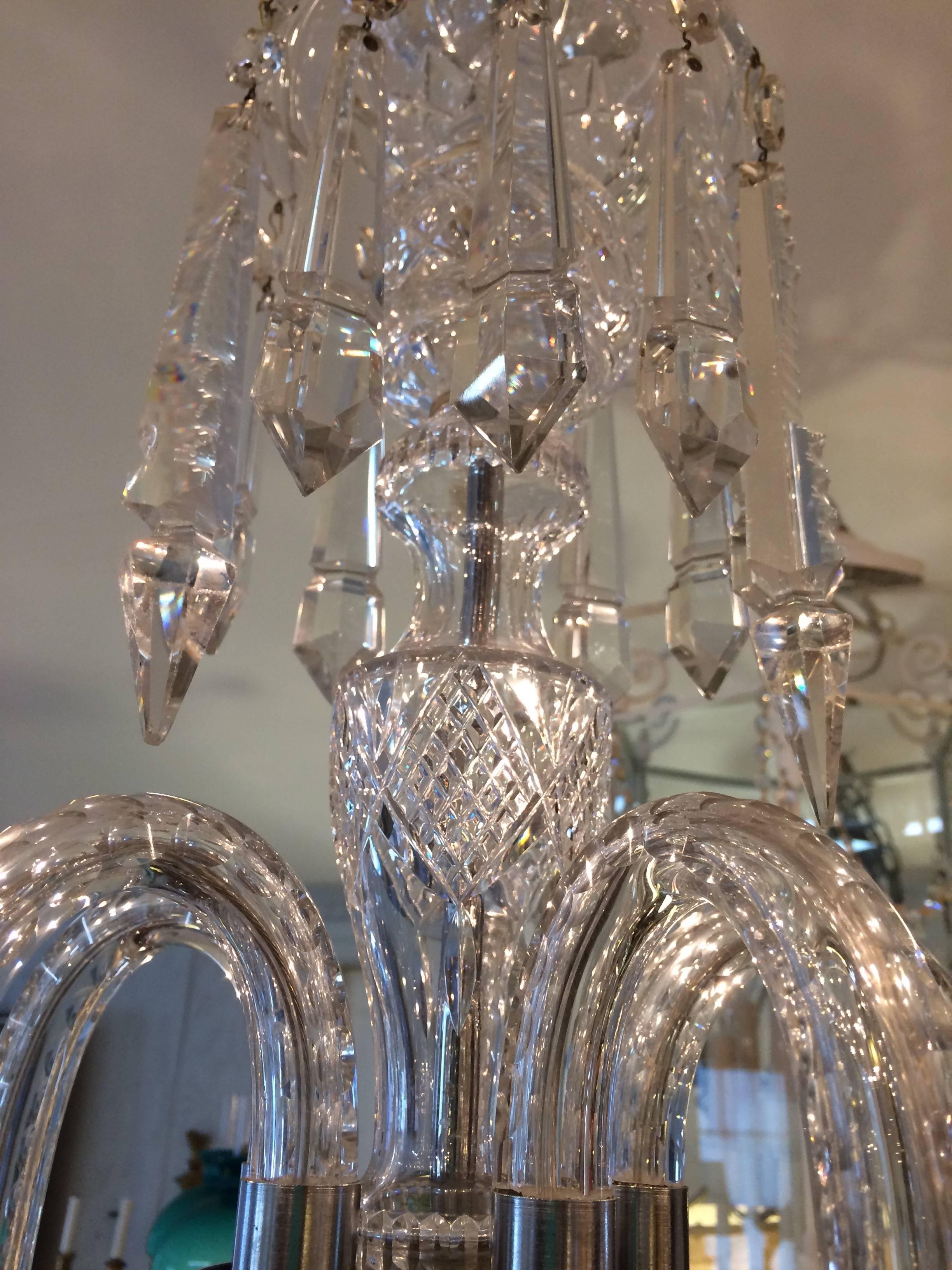 Early 20th Century Very Elegant Classic Medium Sized French Crystal Chandelier For Sale