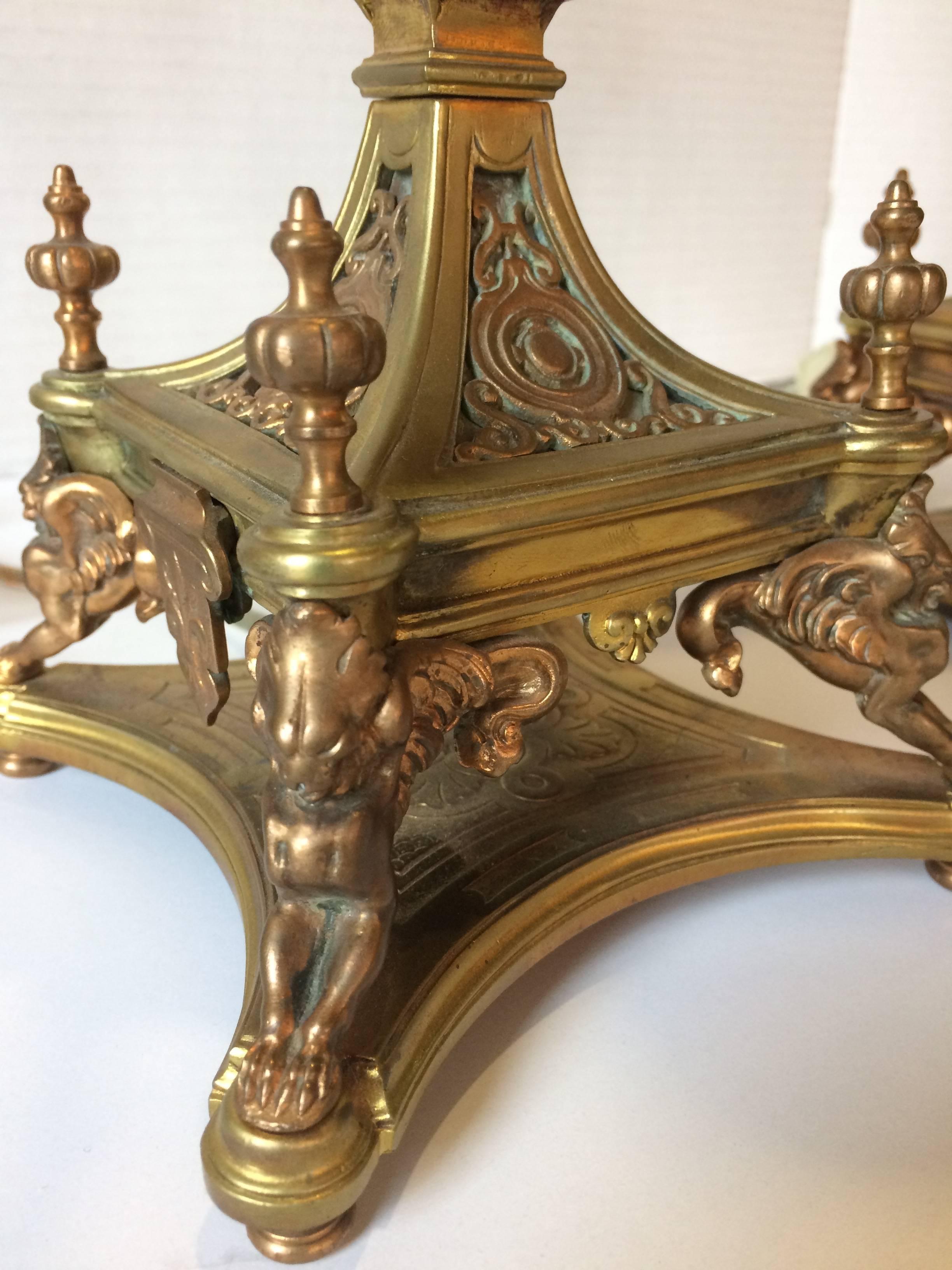Supremely Elegantes Paar Bronze-Kandelaber-Lampen im Renaissance-Stil im Zustand „Hervorragend“ im Angebot in Hopewell, NJ