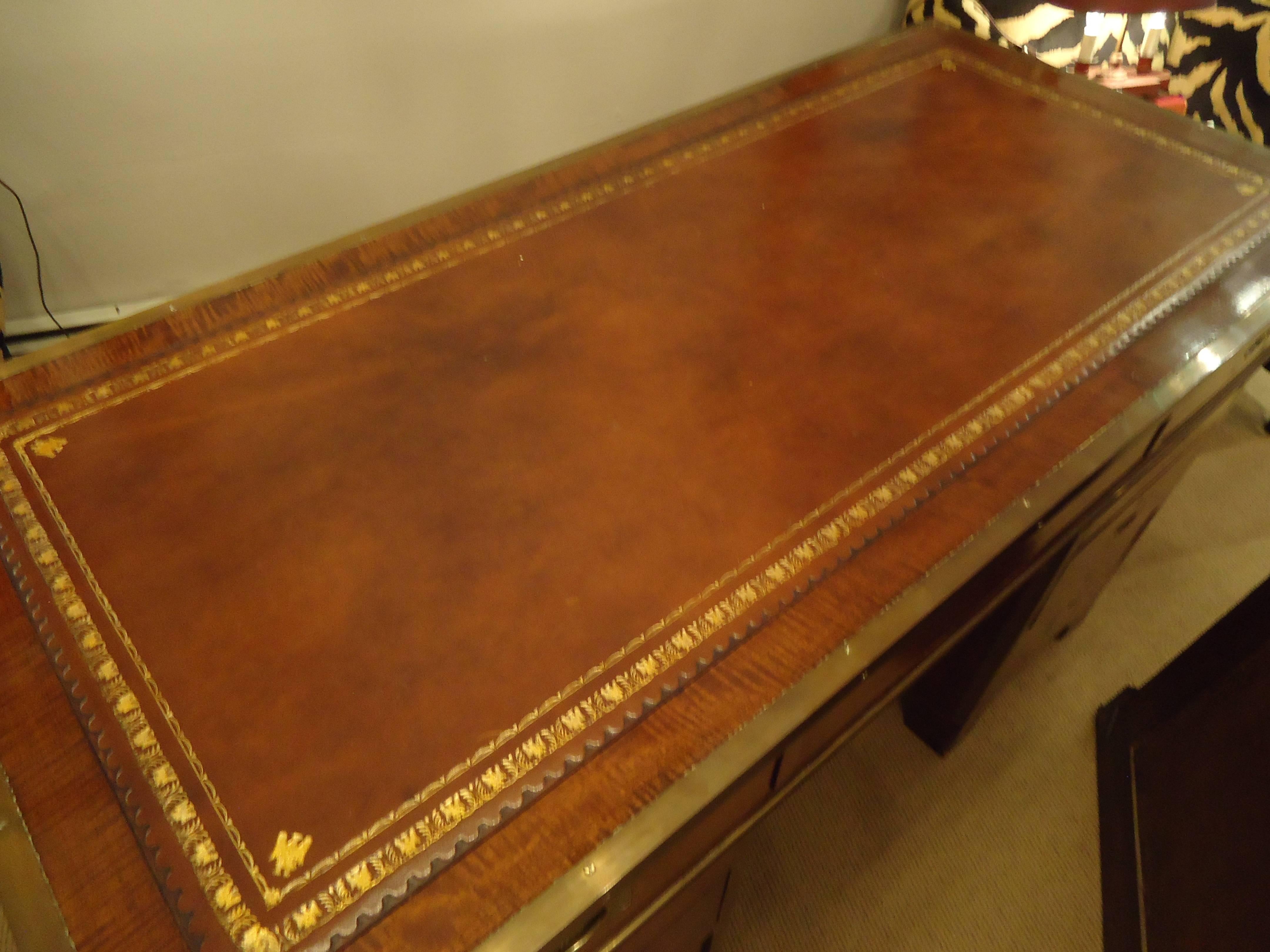Refined 19th Century English Campaign Desk In Excellent Condition In Hopewell, NJ