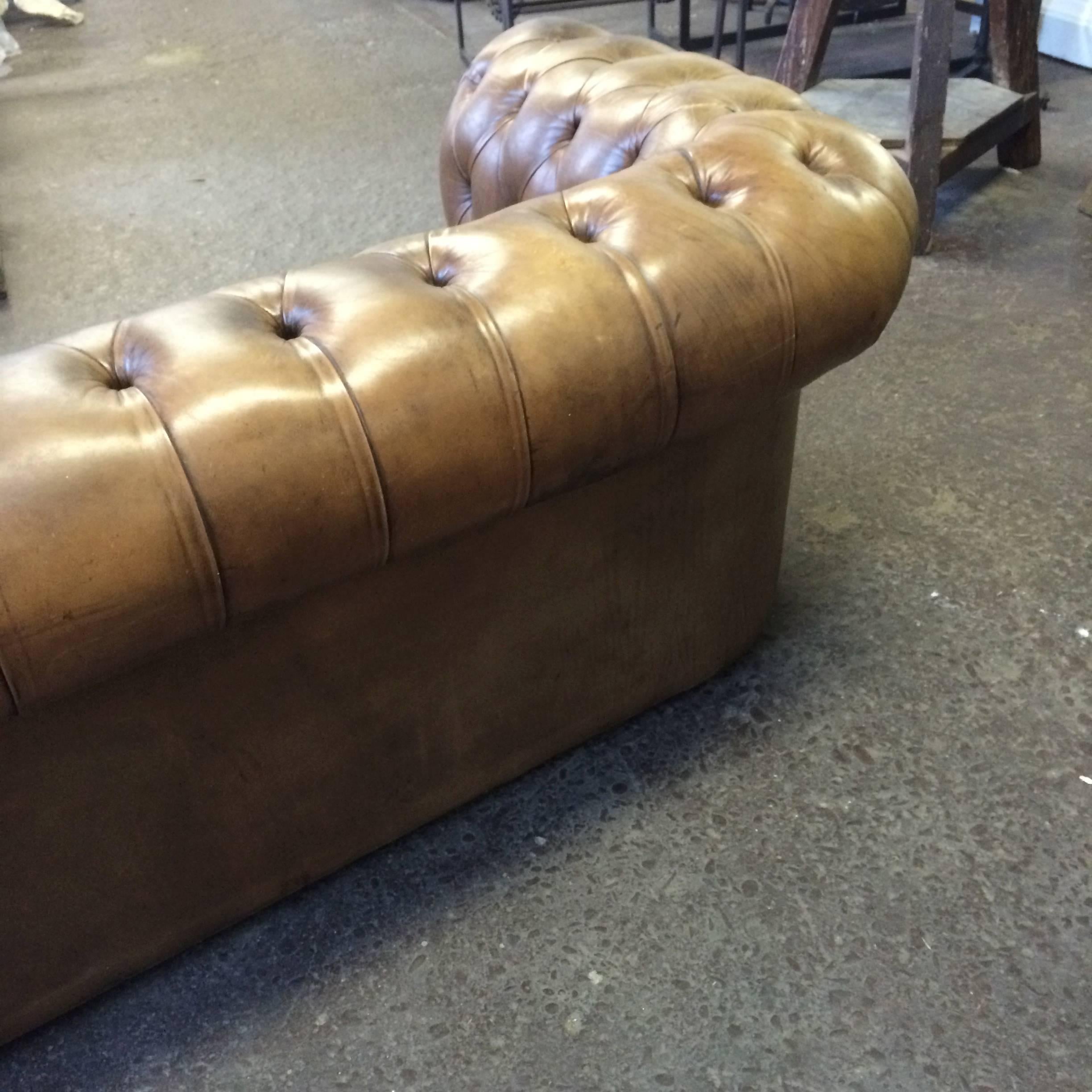 Vintage English Tufted Leather Chesterfield In Good Condition In Hopewell, NJ