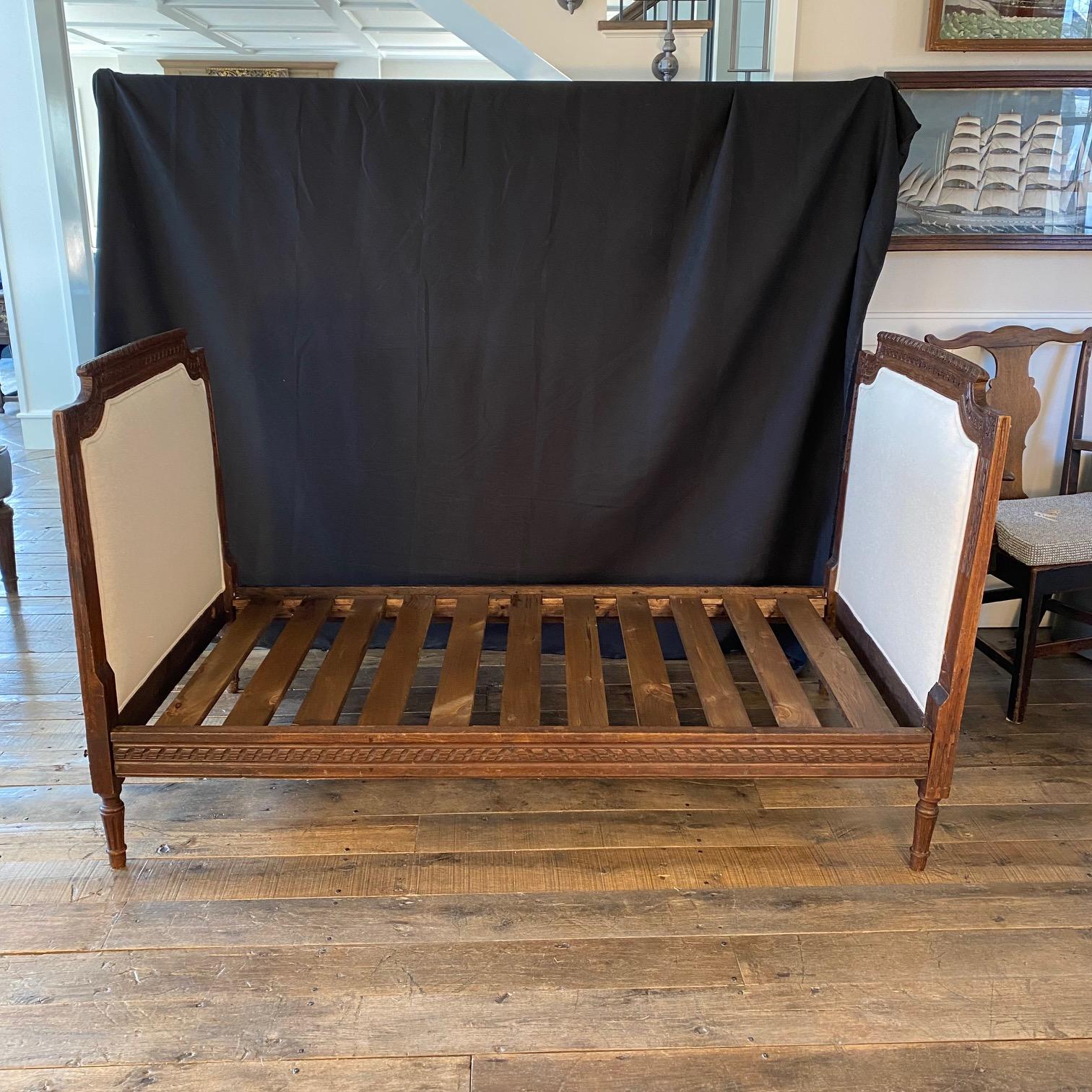 18th Century Museum Quality Highly Carved French Daybed Newly Reupholstered For Sale 5