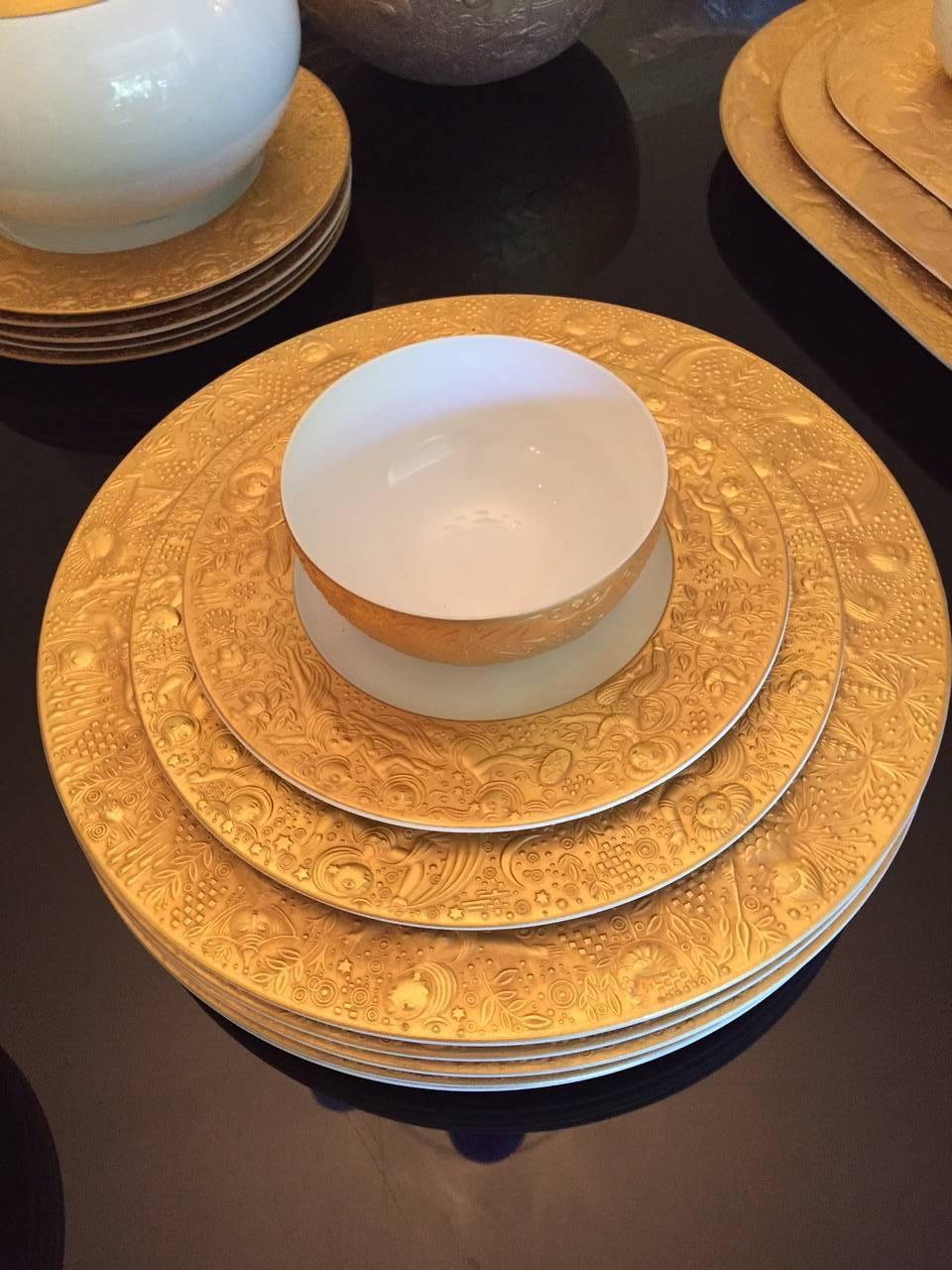 Bjorn Wiinblad for Rosenthal Magic Flute Sarastro Dinnerware In Excellent Condition In Hopewell, NJ