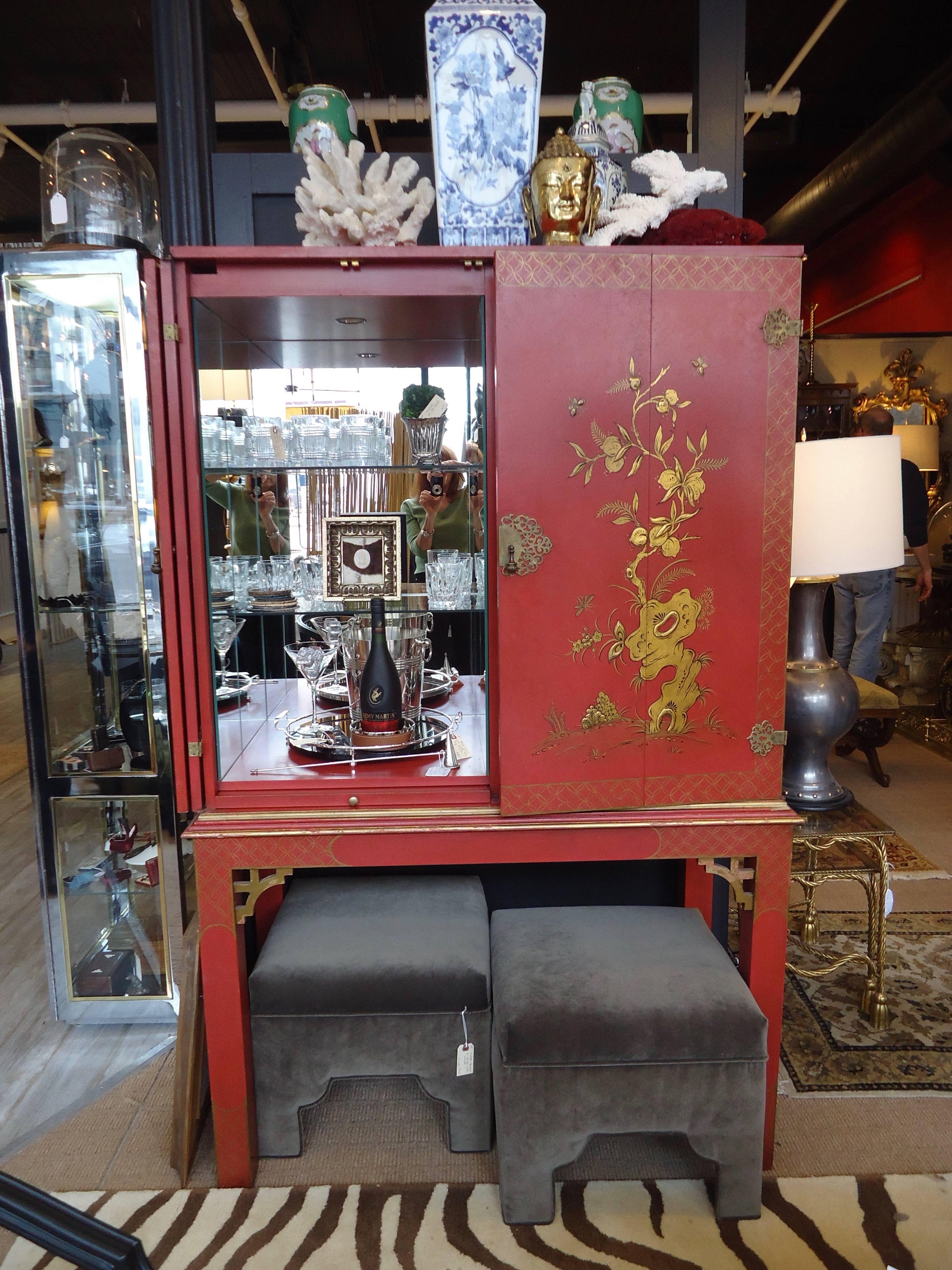 Show Stopper Large Chinoiserie and Japanned Bar In Excellent Condition In Hopewell, NJ