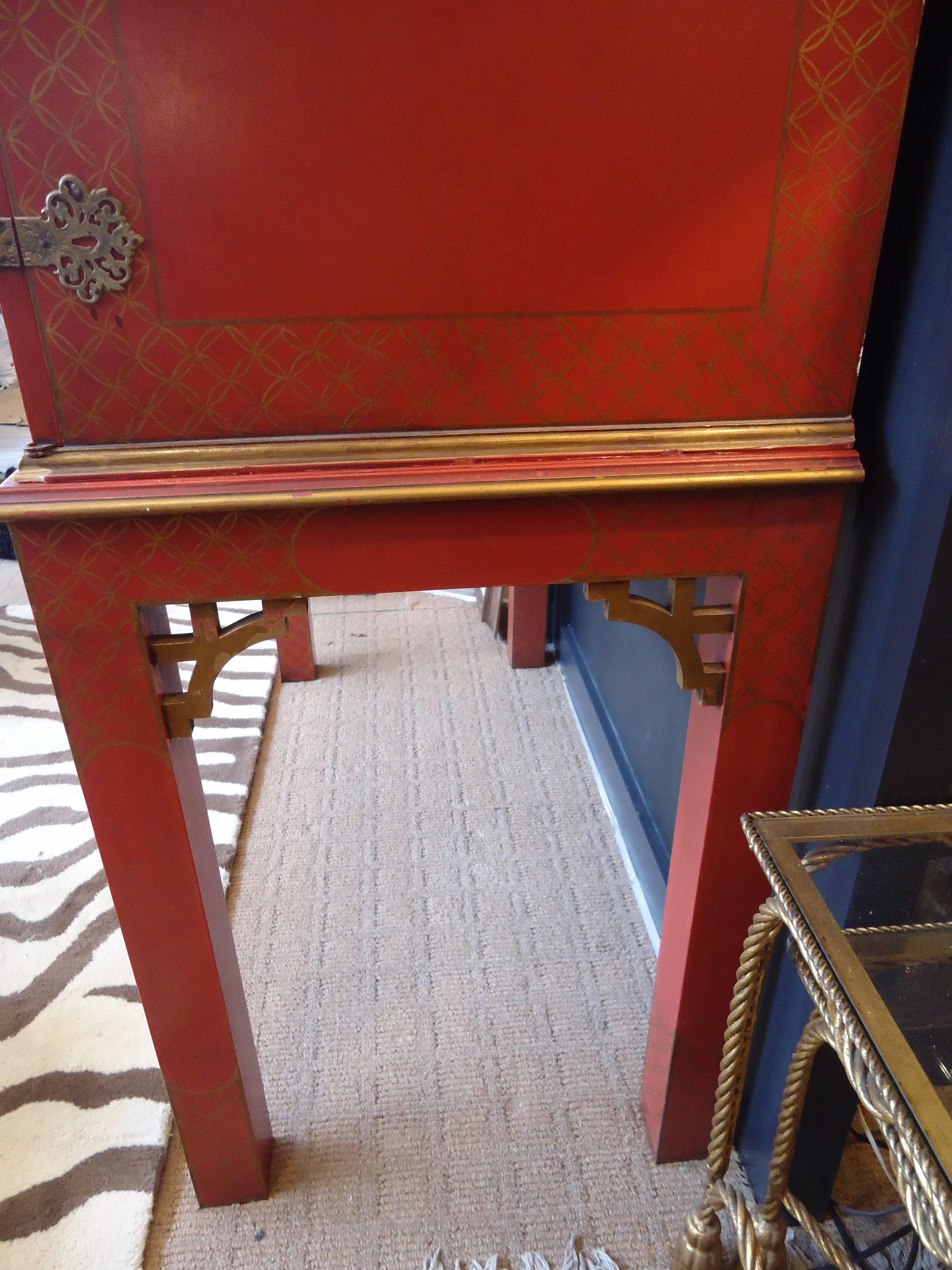 Show Stopper Large Chinoiserie and Japanned Bar 4