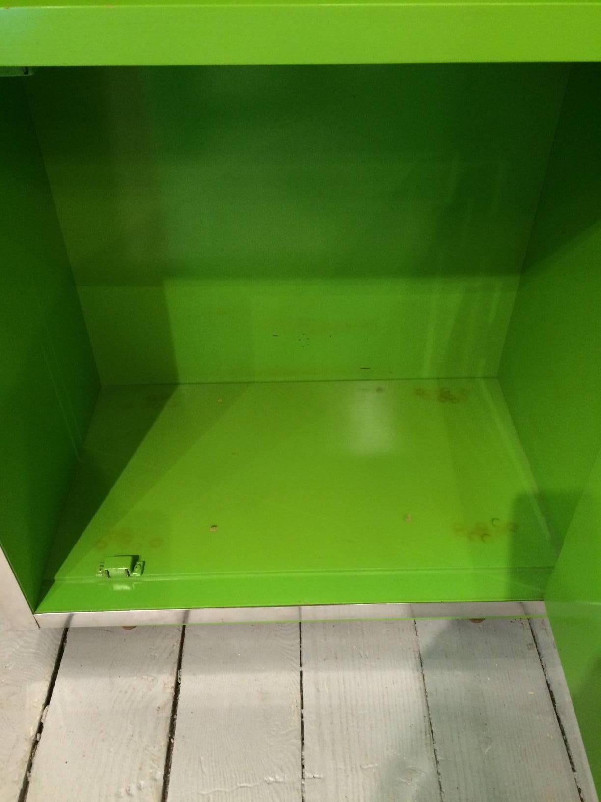 Lacquer Pair of Bright Green Thomasville Mid-Century Modern Cabinet Shelves