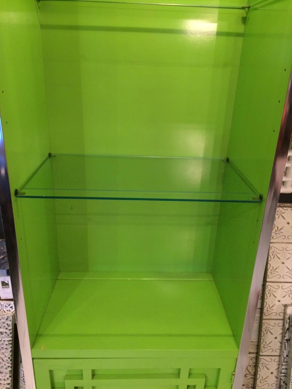 Pair of Bright Green Thomasville Mid-Century Modern Cabinet Shelves 4