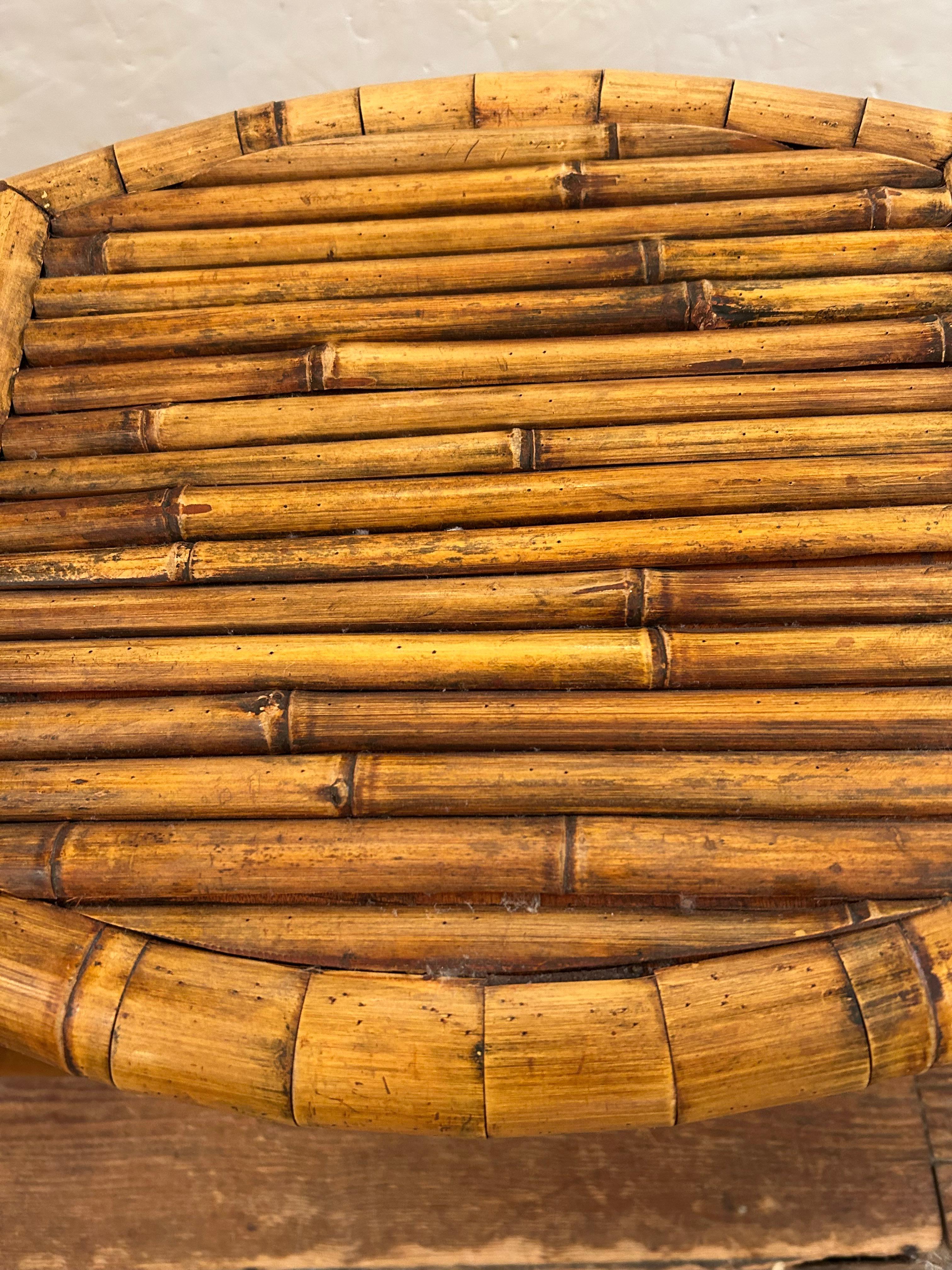 Milieu du XXe siècle Ensemble intelligent de tables gigognes en bambou vintage en vente