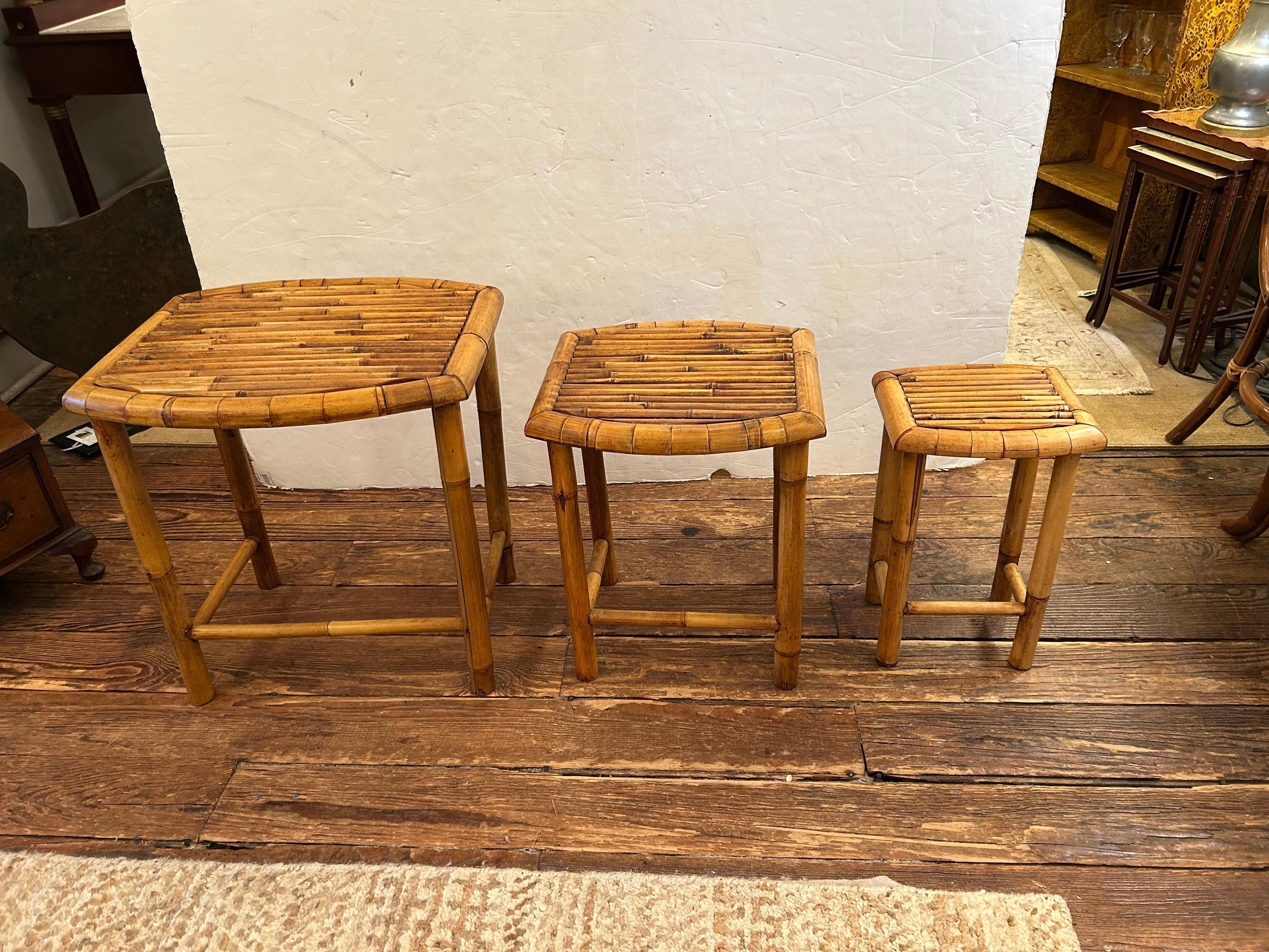 Ensemble intelligent de tables gigognes en bambou vintage en vente 3