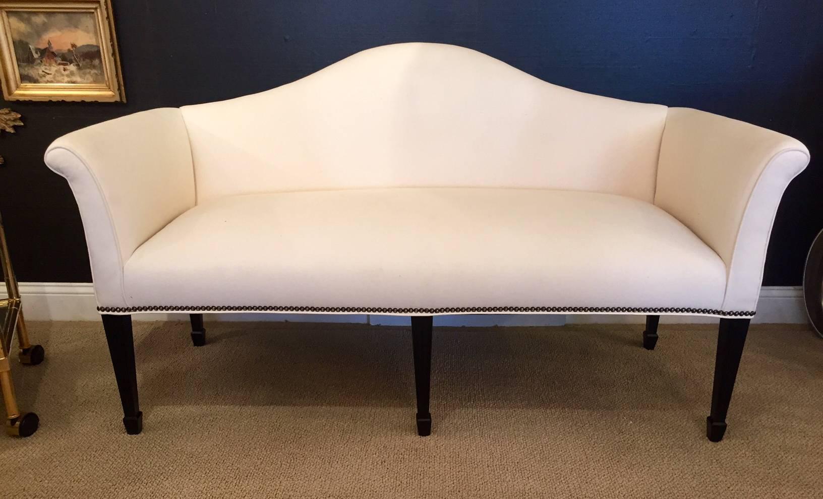 Sophisticated Mid-Century Tailored Settee Loveseat In Excellent Condition In Hopewell, NJ