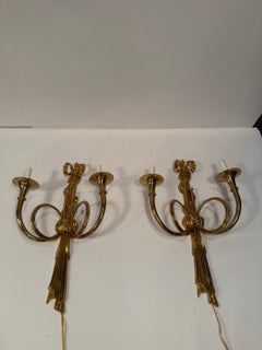 Pair of Lovely Vintage Antique Brass Horn Motif Sconces