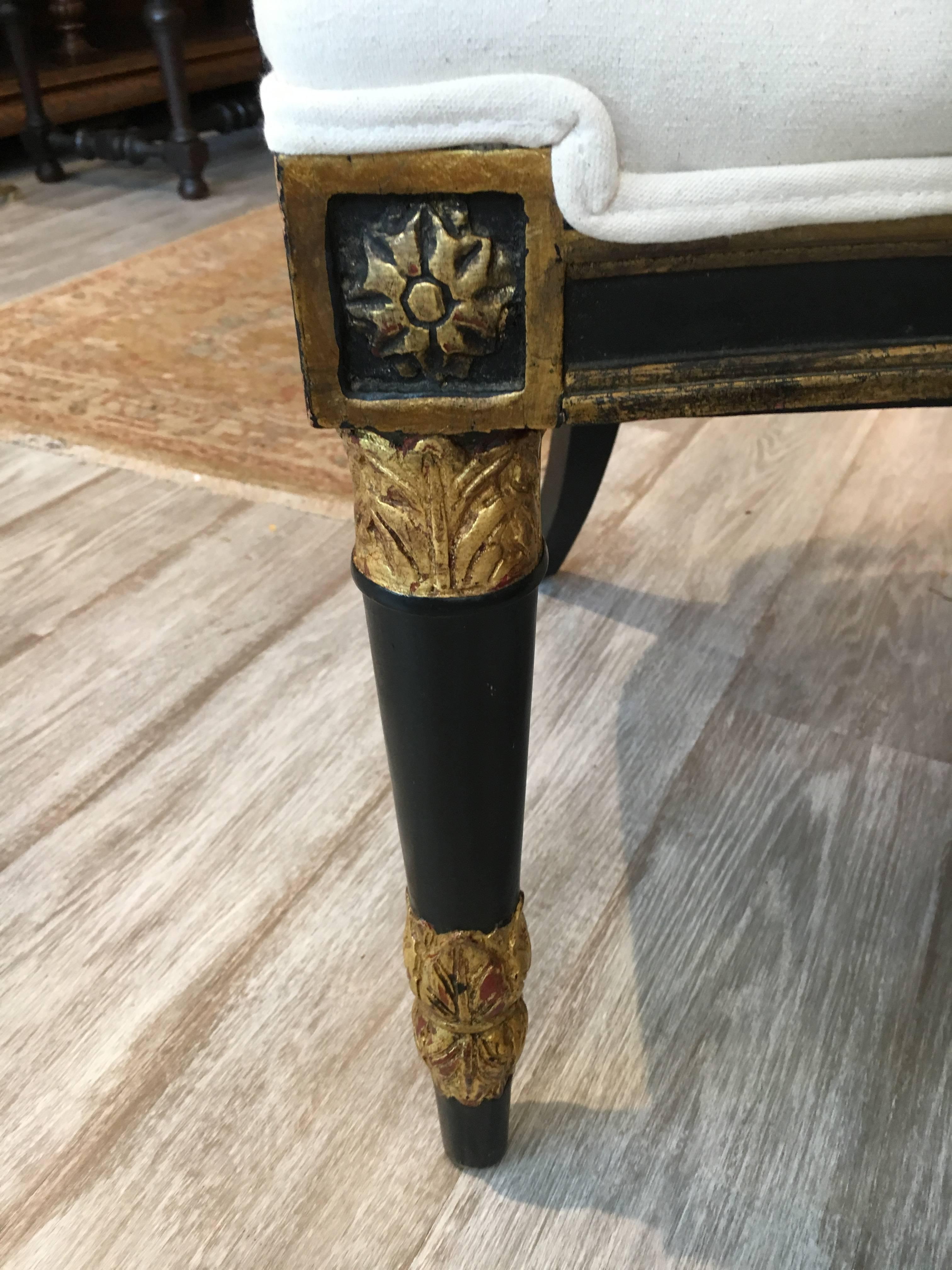 Elegant Ebonized and Gilt Hollywood Regency Chair In Excellent Condition In Hopewell, NJ