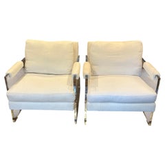 Superbe paire de fauteuils club vintage « Restoration Hardware » en Lucite et rembourrés
