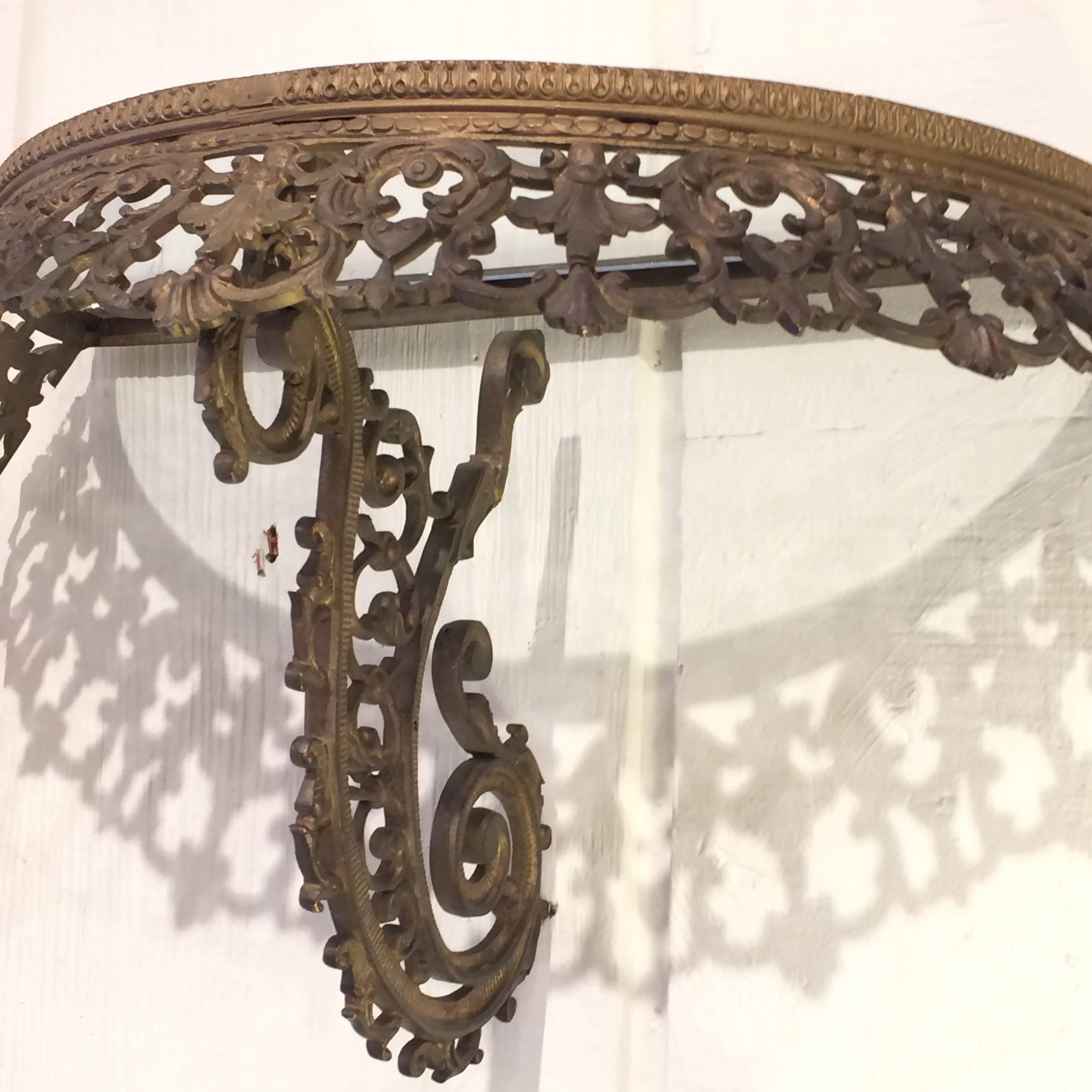 Exquisite Pair of Bronze Wall Brackets In Excellent Condition For Sale In Hopewell, NJ