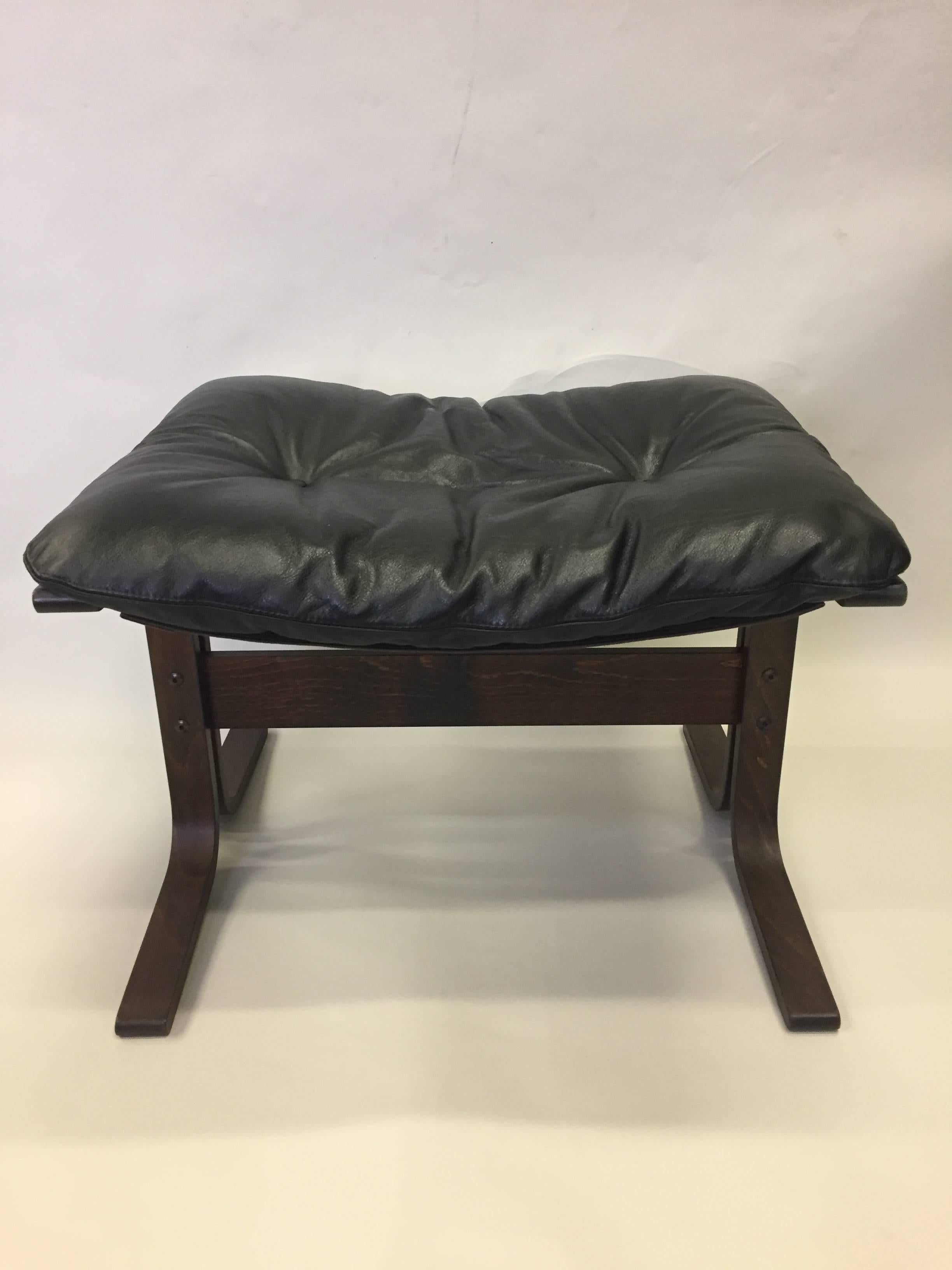 Late 20th Century Stylish Norgewian Westnofa Black Leather Club Chairs and Ottoman