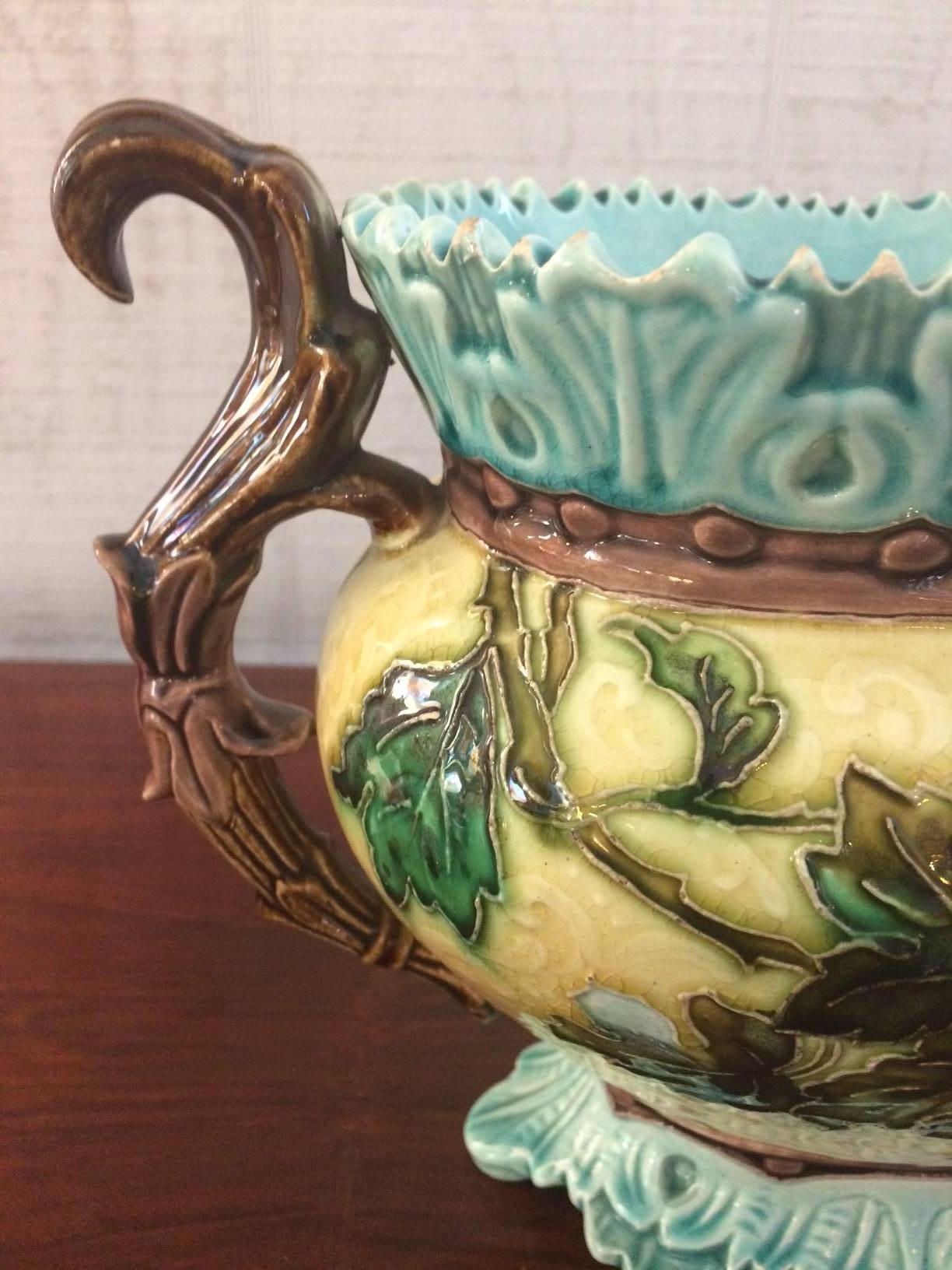 19th Century Majolica Planter Centerpiece In Excellent Condition In Hopewell, NJ
