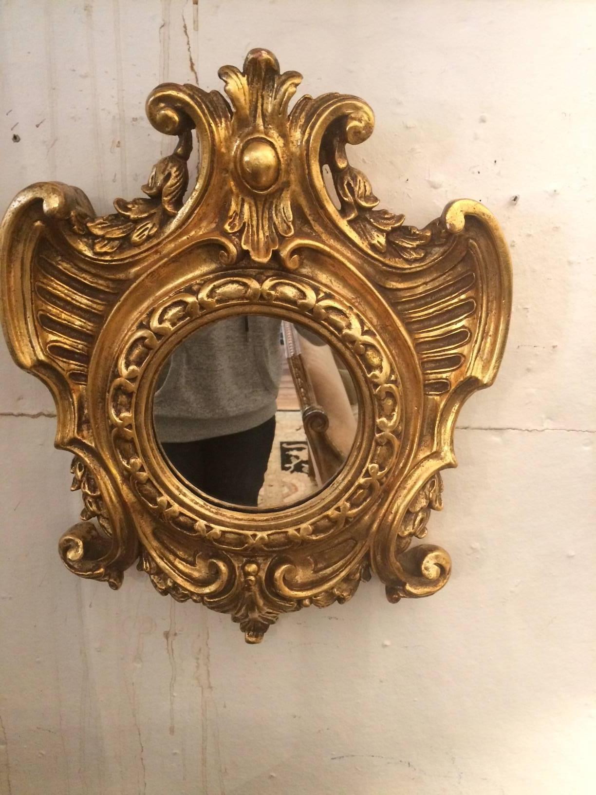 Miroir cartouche doré français Excellent état - En vente à Hopewell, NJ